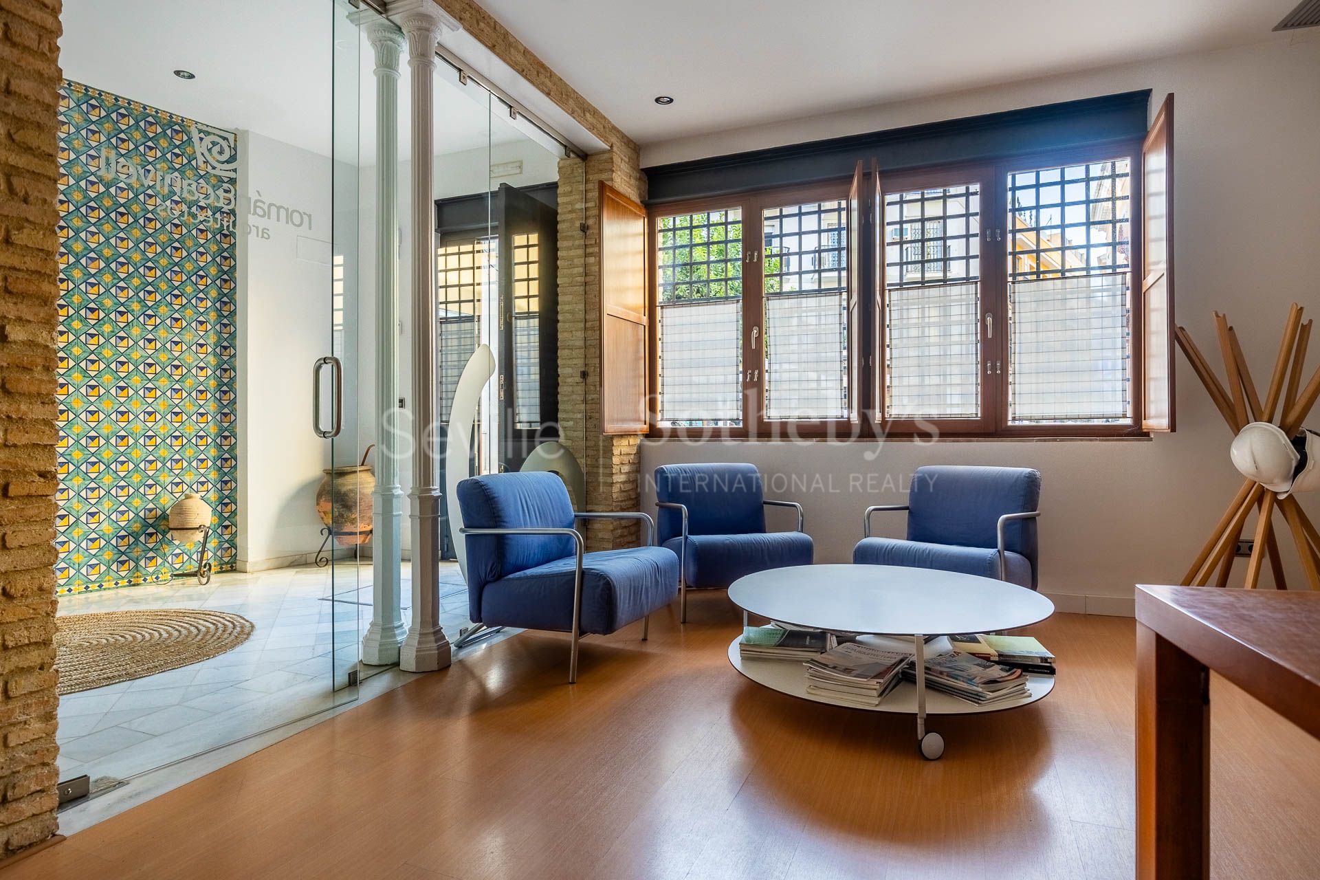 Exclusive office in the heart of the historic center