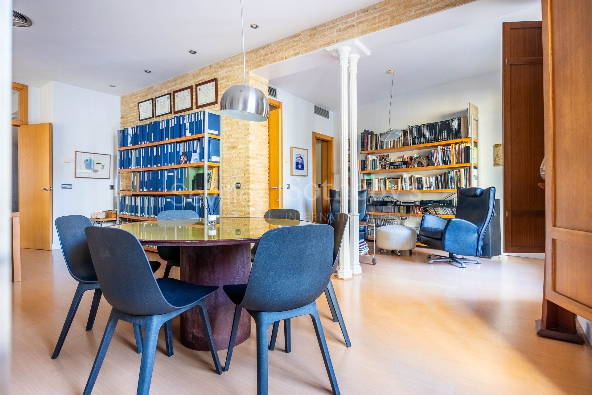 Exclusive office in the heart of the historic center