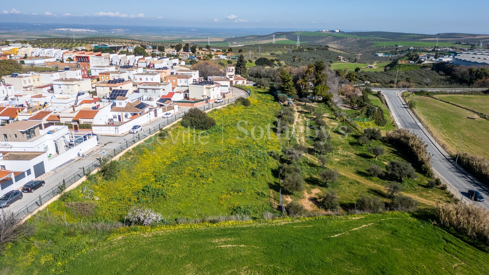 Exclusivo chalet con gran parcela, piscina y espacio para caballos