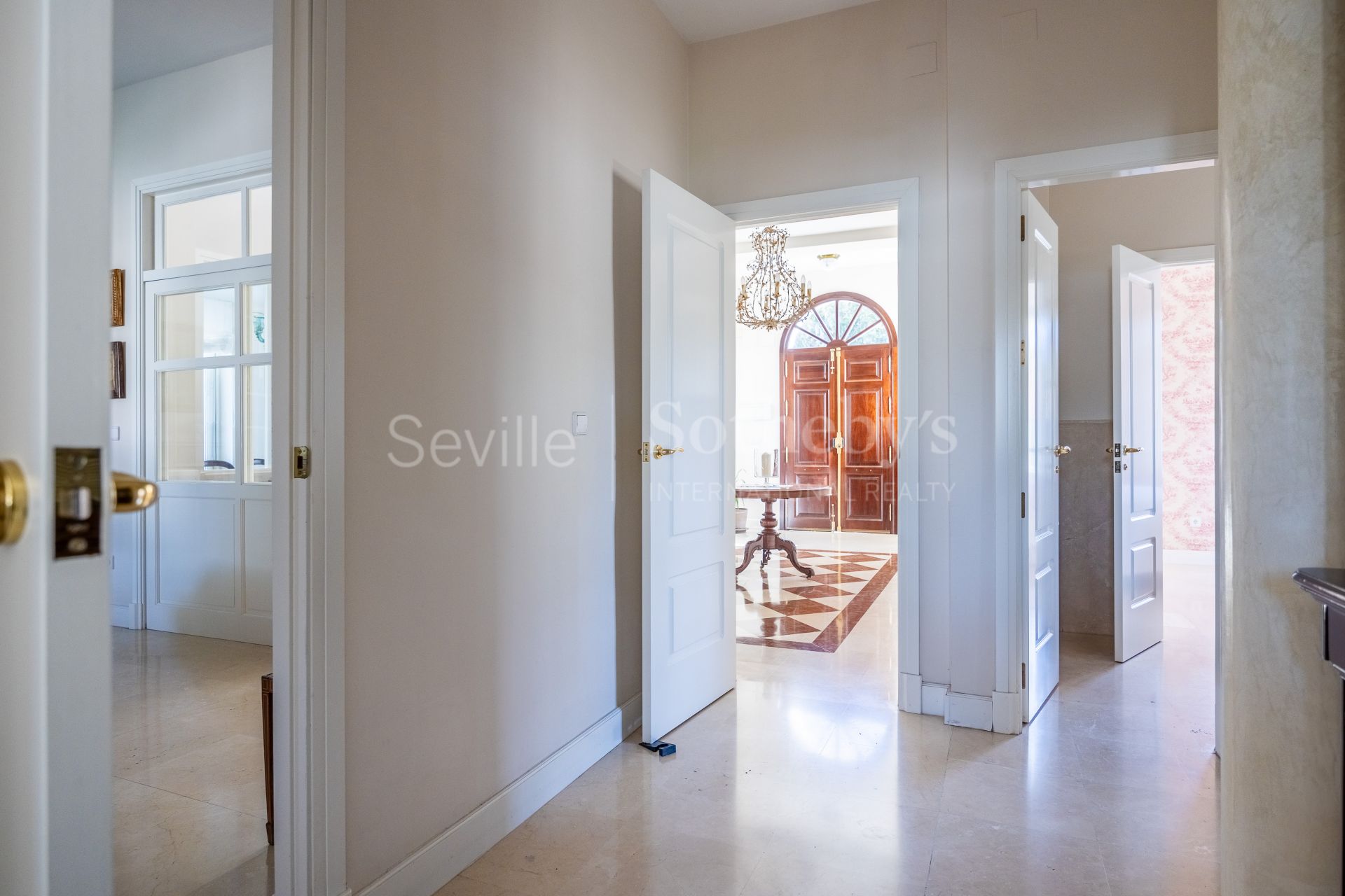 Villa independiente en urbanización de Cantera Blanca.