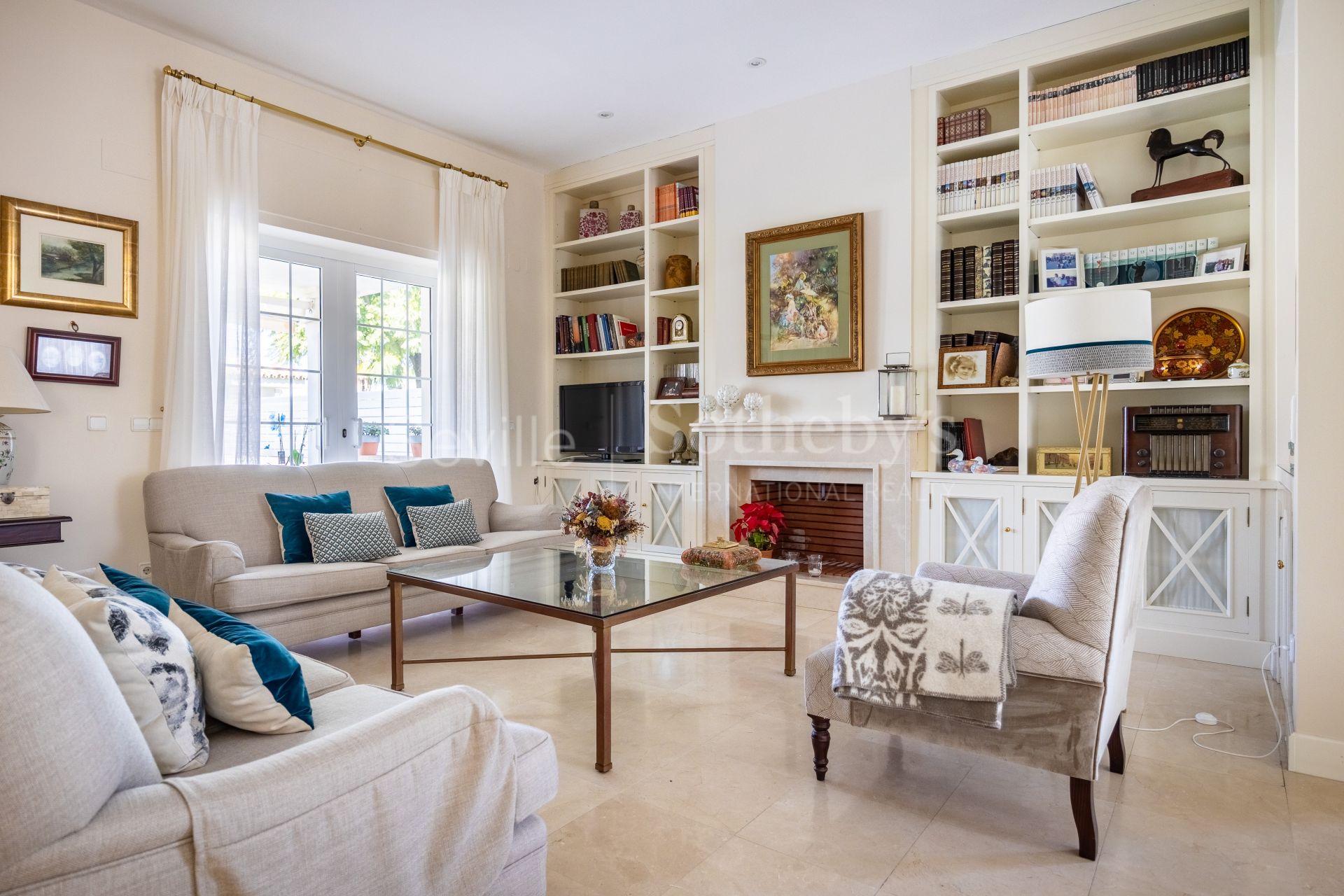 Villa independiente en urbanización de Cantera Blanca.