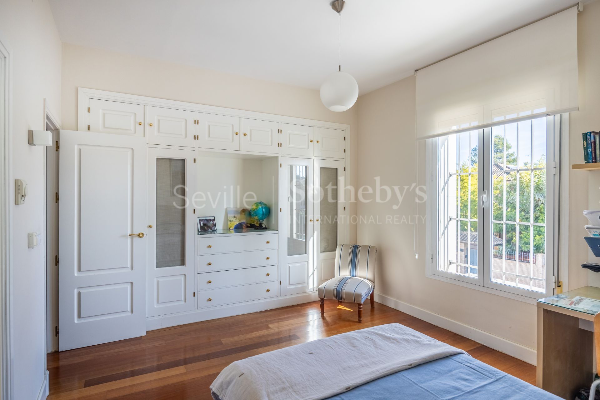 Villa independiente en urbanización de Cantera Blanca.