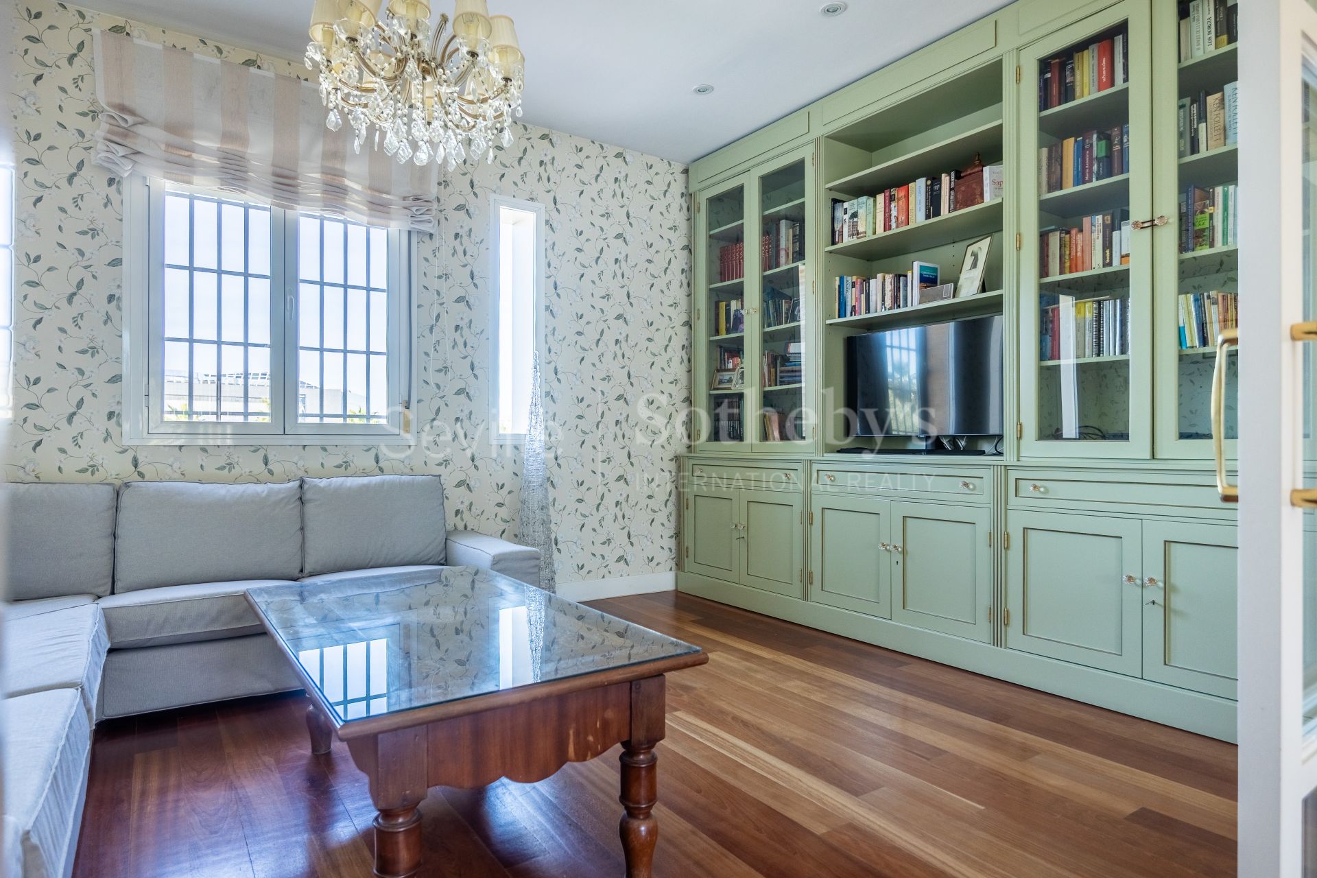 Villa independiente en urbanización de Cantera Blanca.