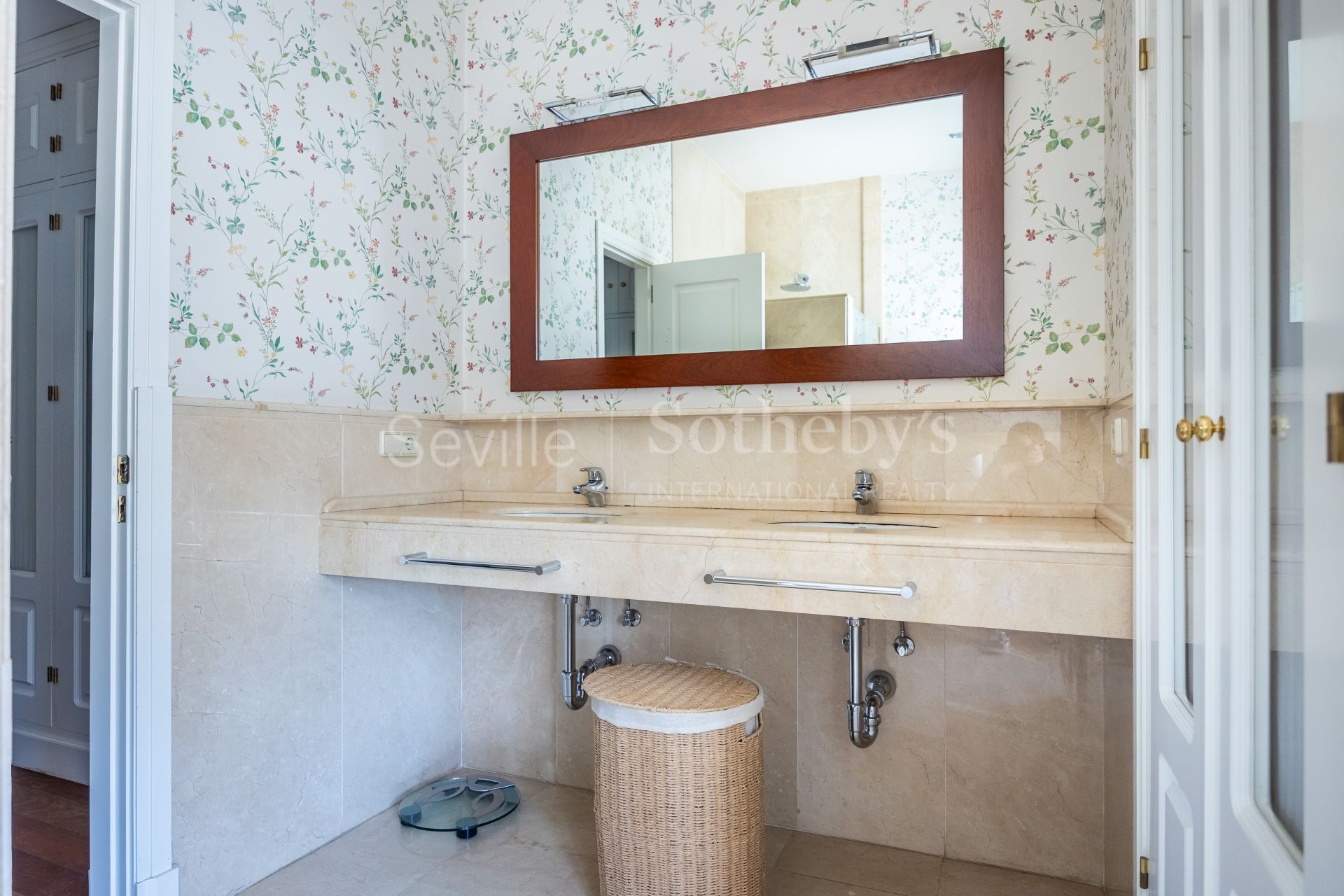 Villa independiente en urbanización de Cantera Blanca.