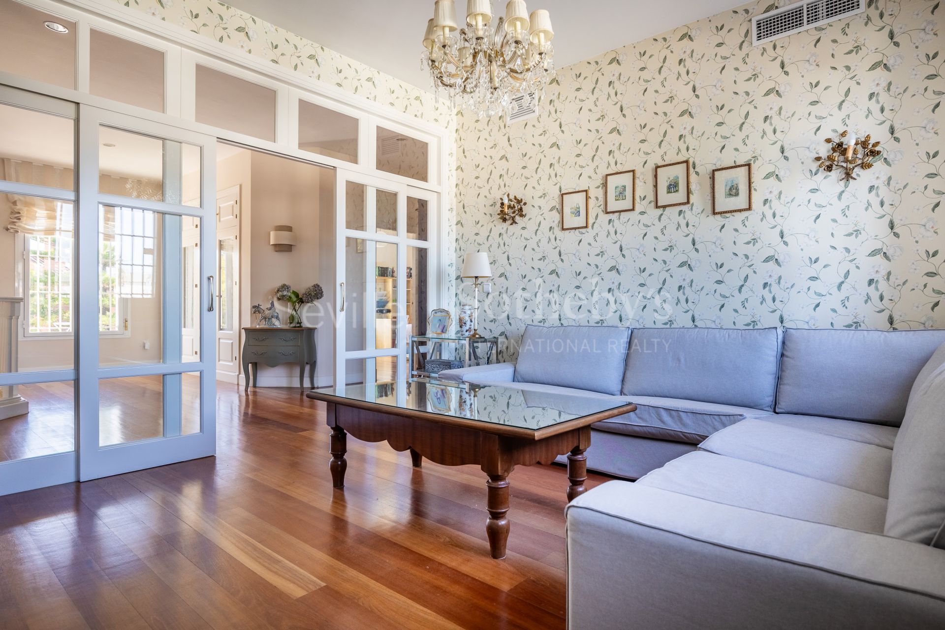 Villa independiente en urbanización de Cantera Blanca.