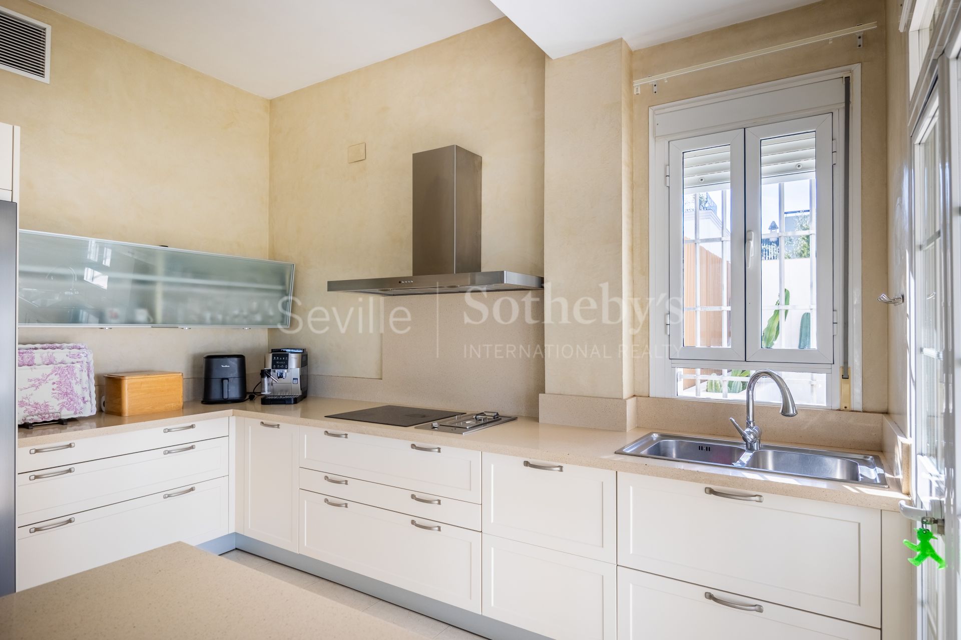 Villa independiente en urbanización de Cantera Blanca.