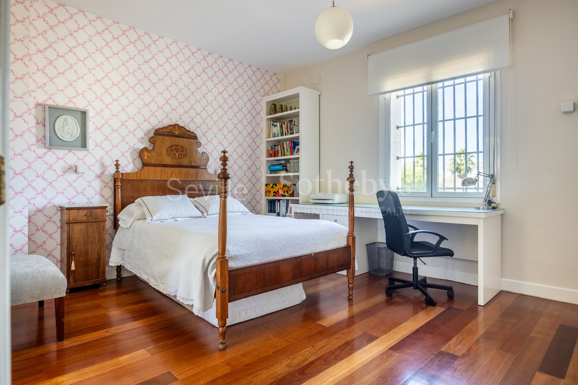 Villa independiente en urbanización de Cantera Blanca.