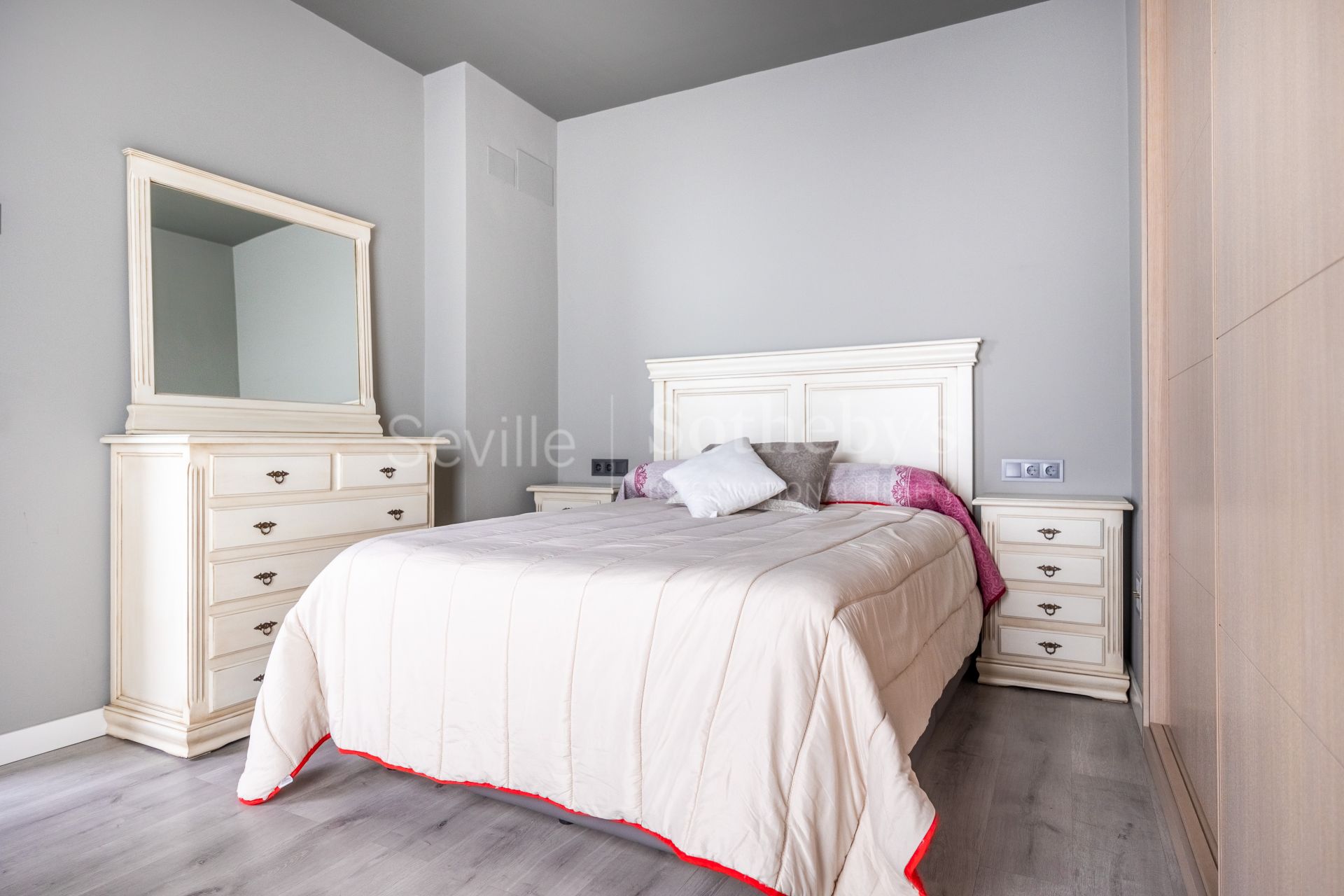 Propiedad independiente en la urbanización de Olivar de Quintos