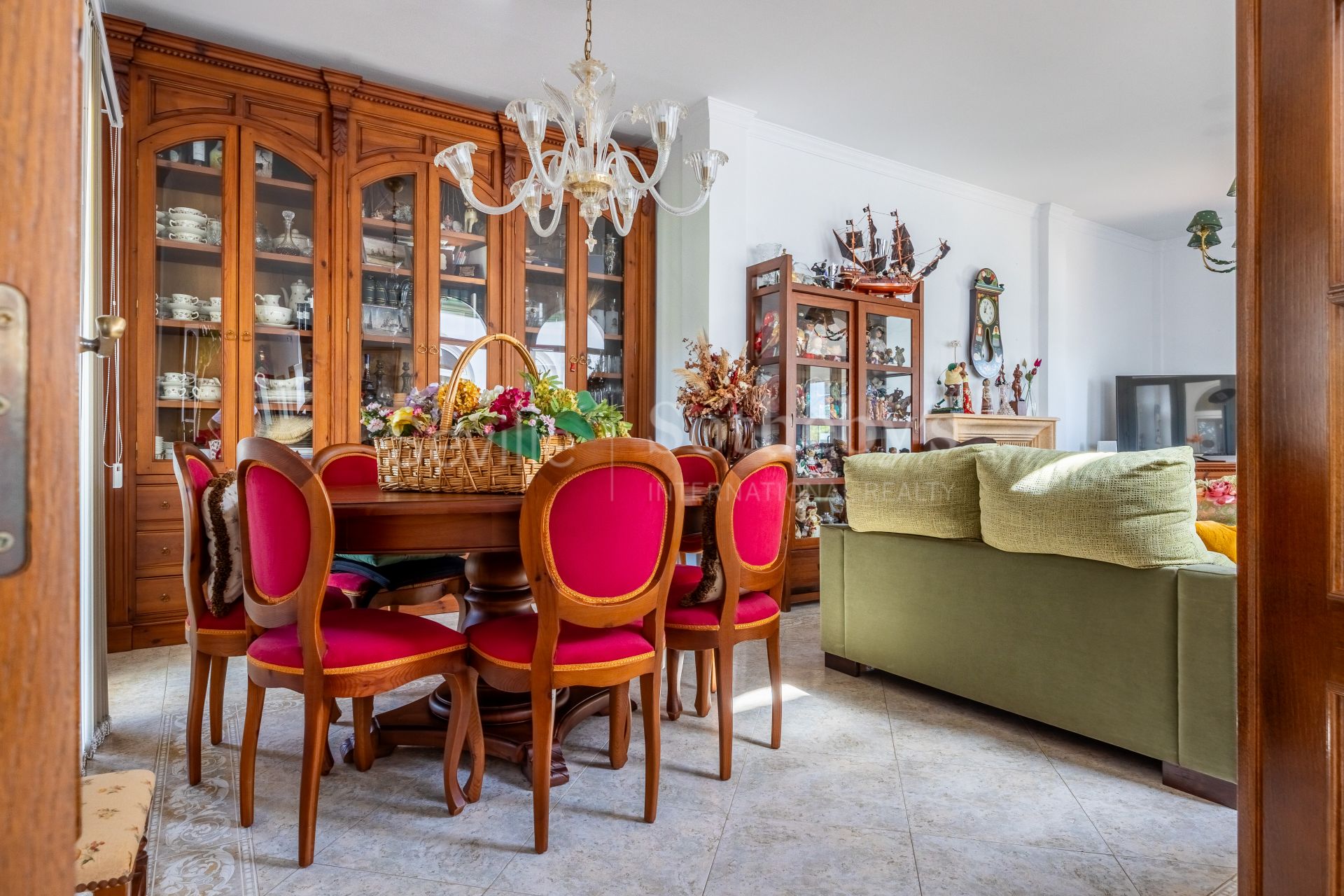 Luxury residence with golf views in Novo Sancti Petri