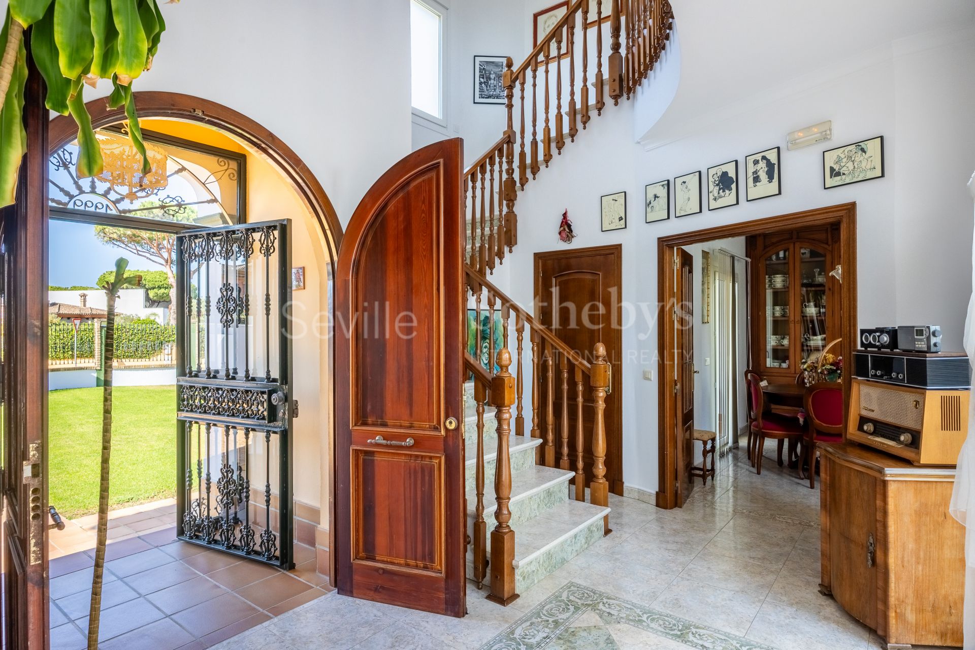 Luxury residence with golf views in Novo Sancti Petri