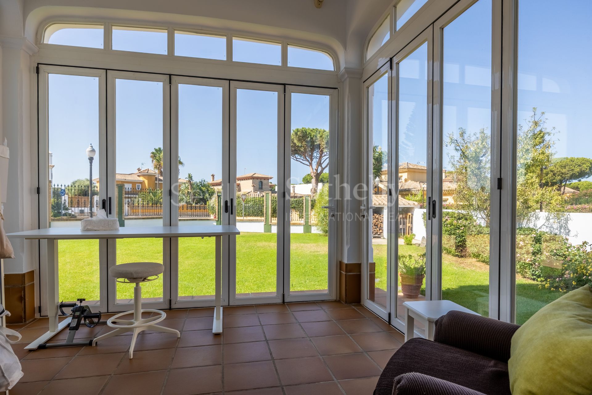 Luxury residence with golf views in Novo Sancti Petri