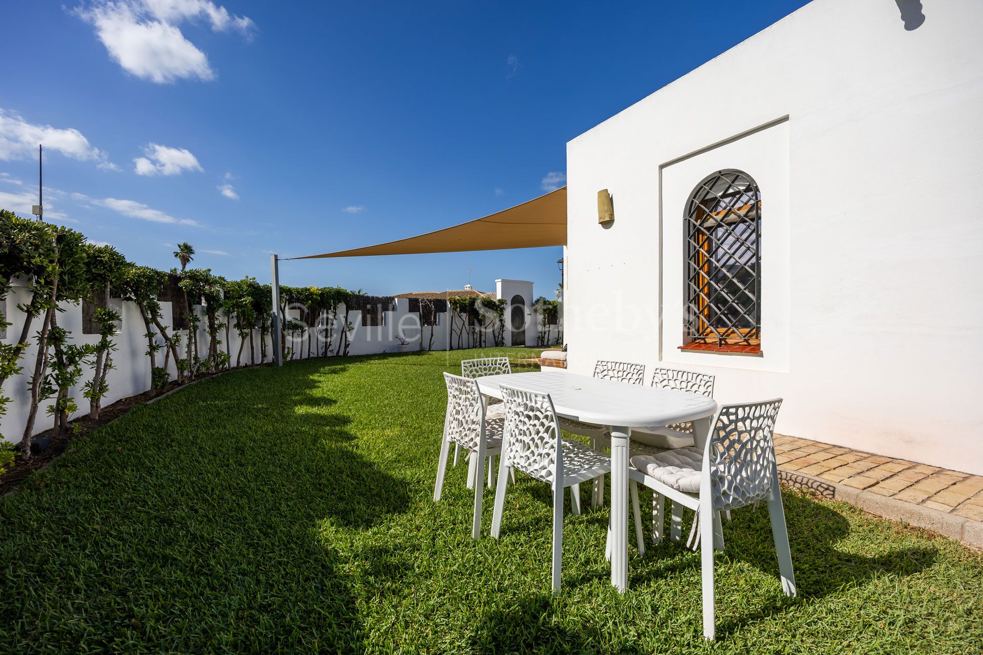 Beachfront Chalet in Vistahermosa, El Puerto de Santa María
