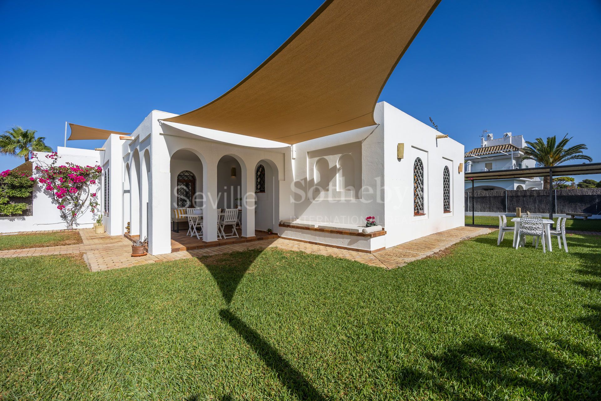 Beachfront Chalet in Vistahermosa, El Puerto de Santa María