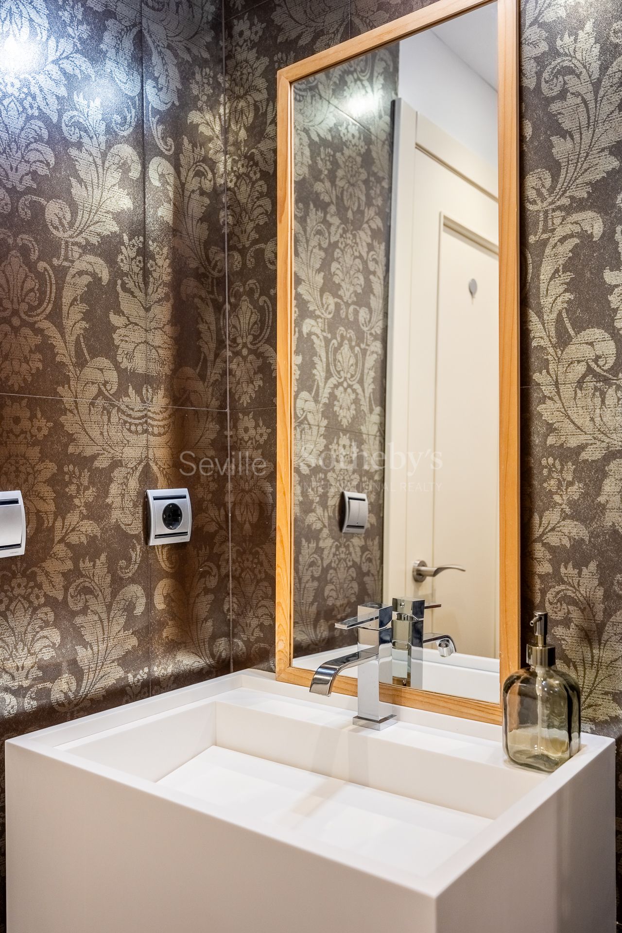 Exclusive Residence in Nervión