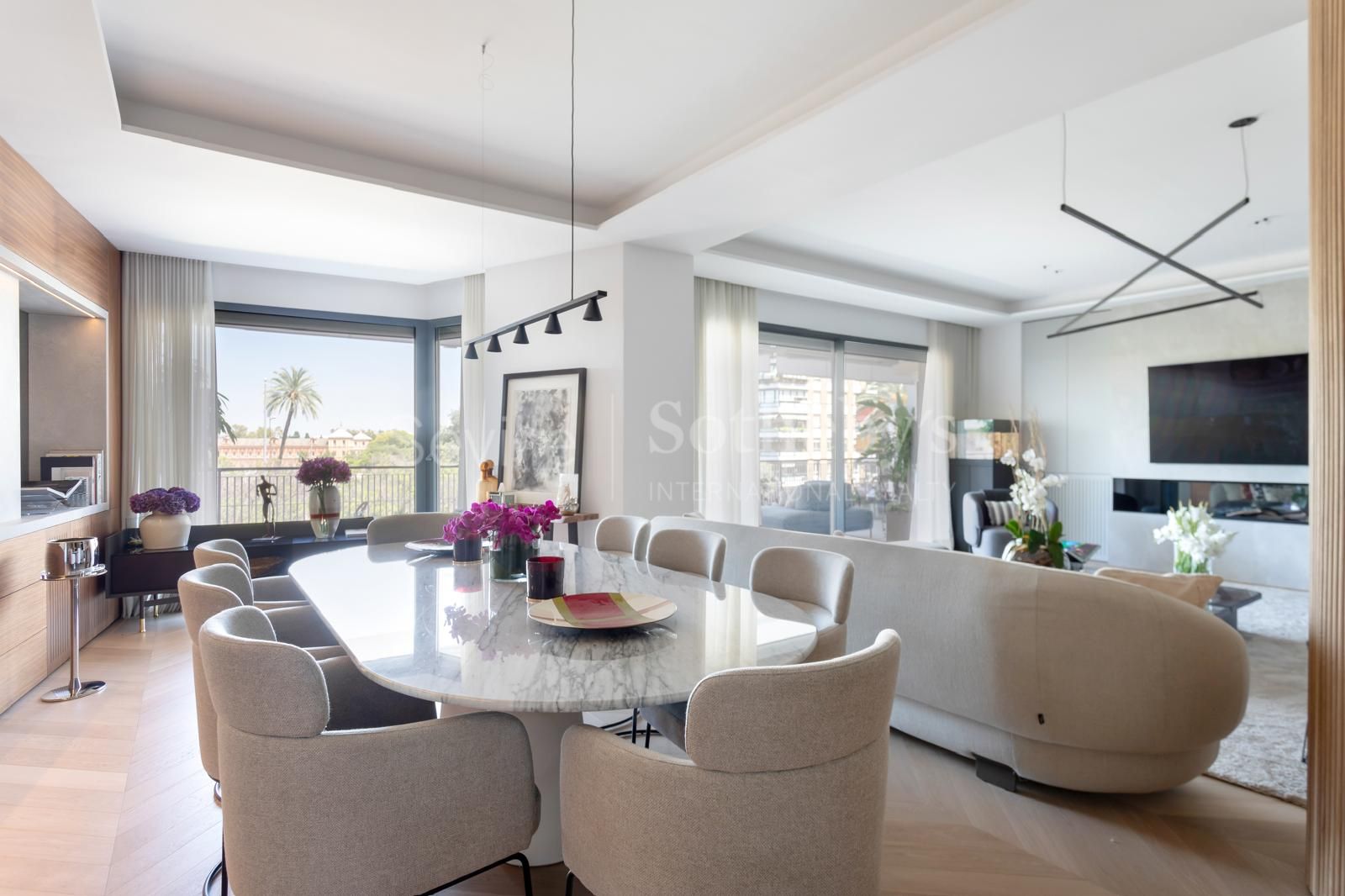 Residencia en Plaza de Cuba, Sevilla, con vistas al Guadalquivir