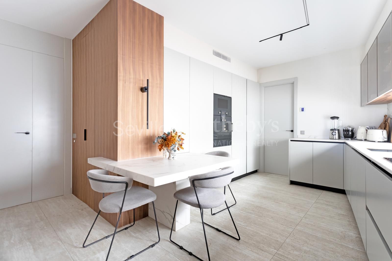 Residencia en Plaza de Cuba, Sevilla, con vistas al Guadalquivir