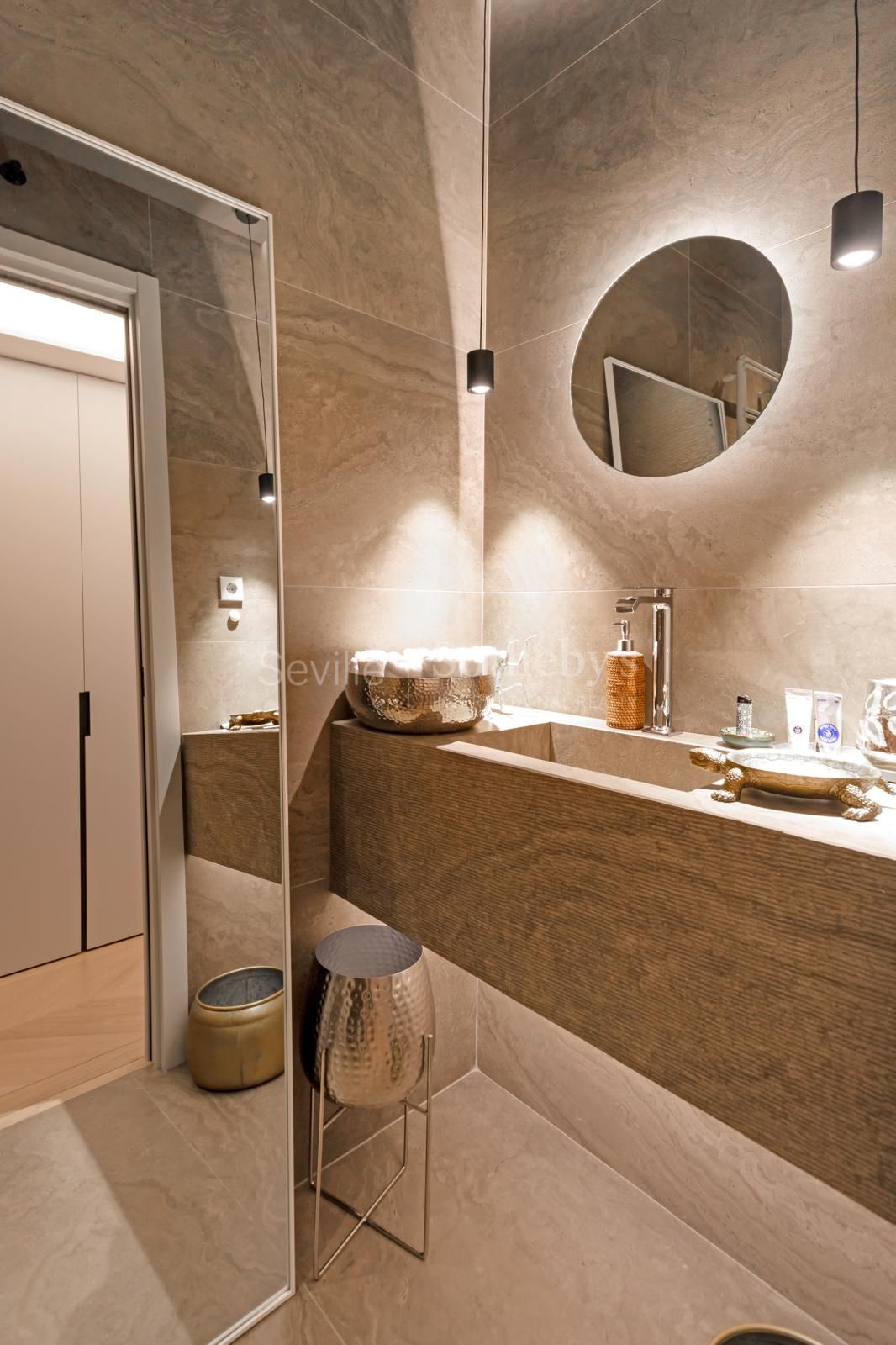 Residencia en Plaza de Cuba, Sevilla, con vistas al Guadalquivir