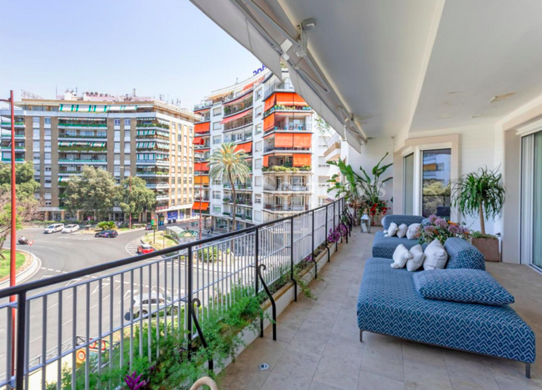 Residencia en Plaza de Cuba, Sevilla, con vistas al Guadalquivir
