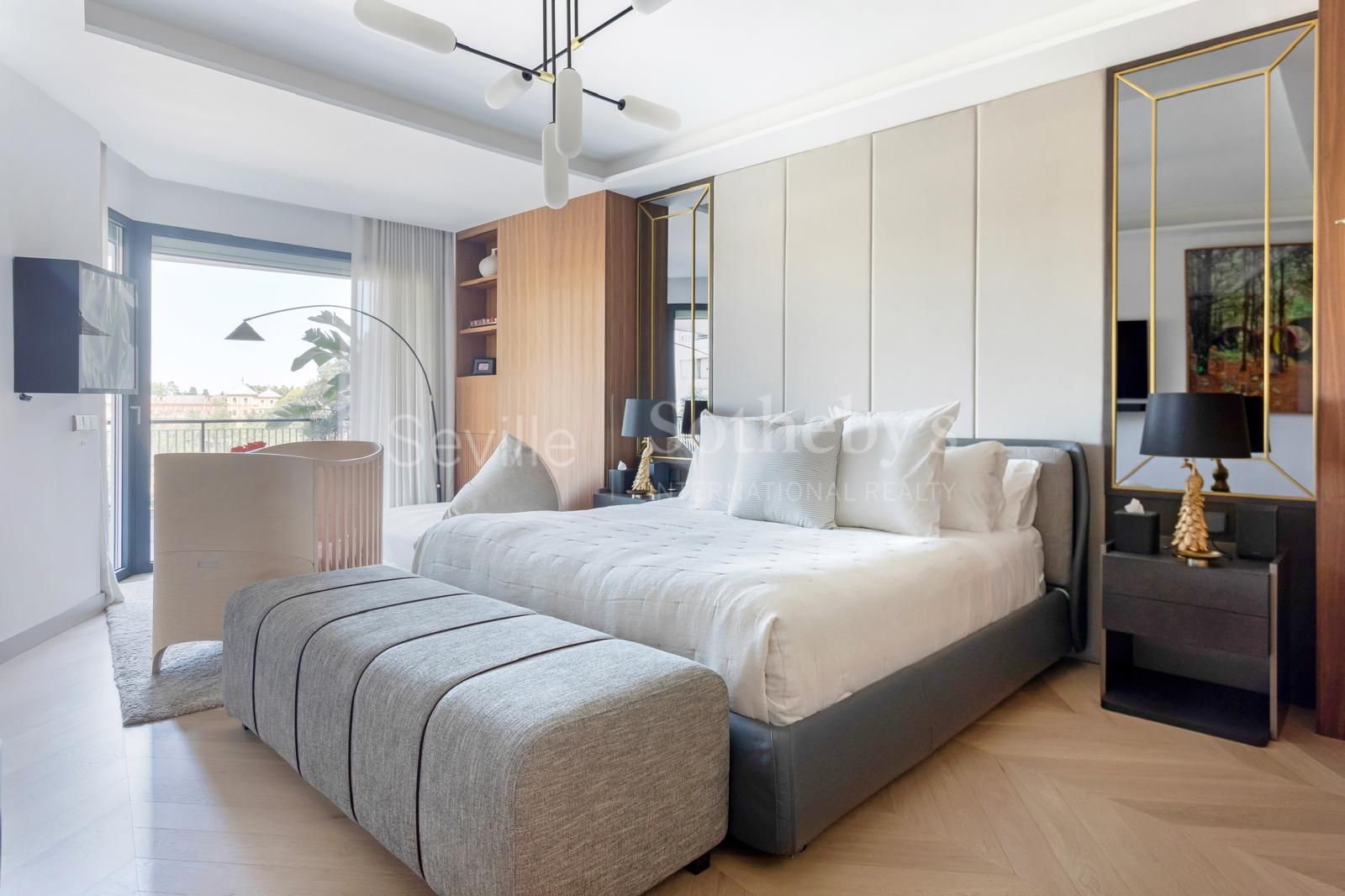 Residencia en Plaza de Cuba, Sevilla, con vistas al Guadalquivir