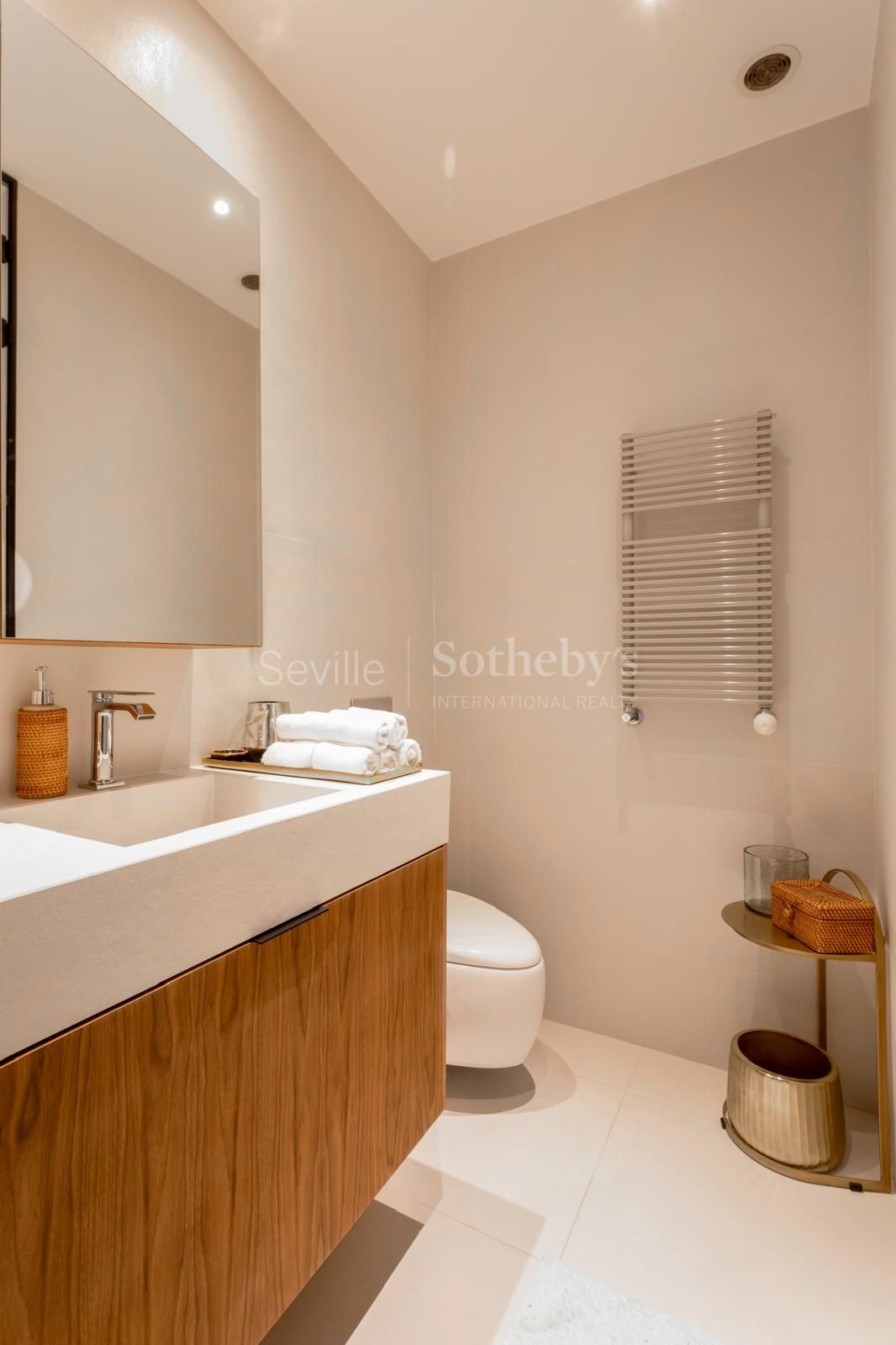 Residencia en Plaza de Cuba, Sevilla, con vistas al Guadalquivir