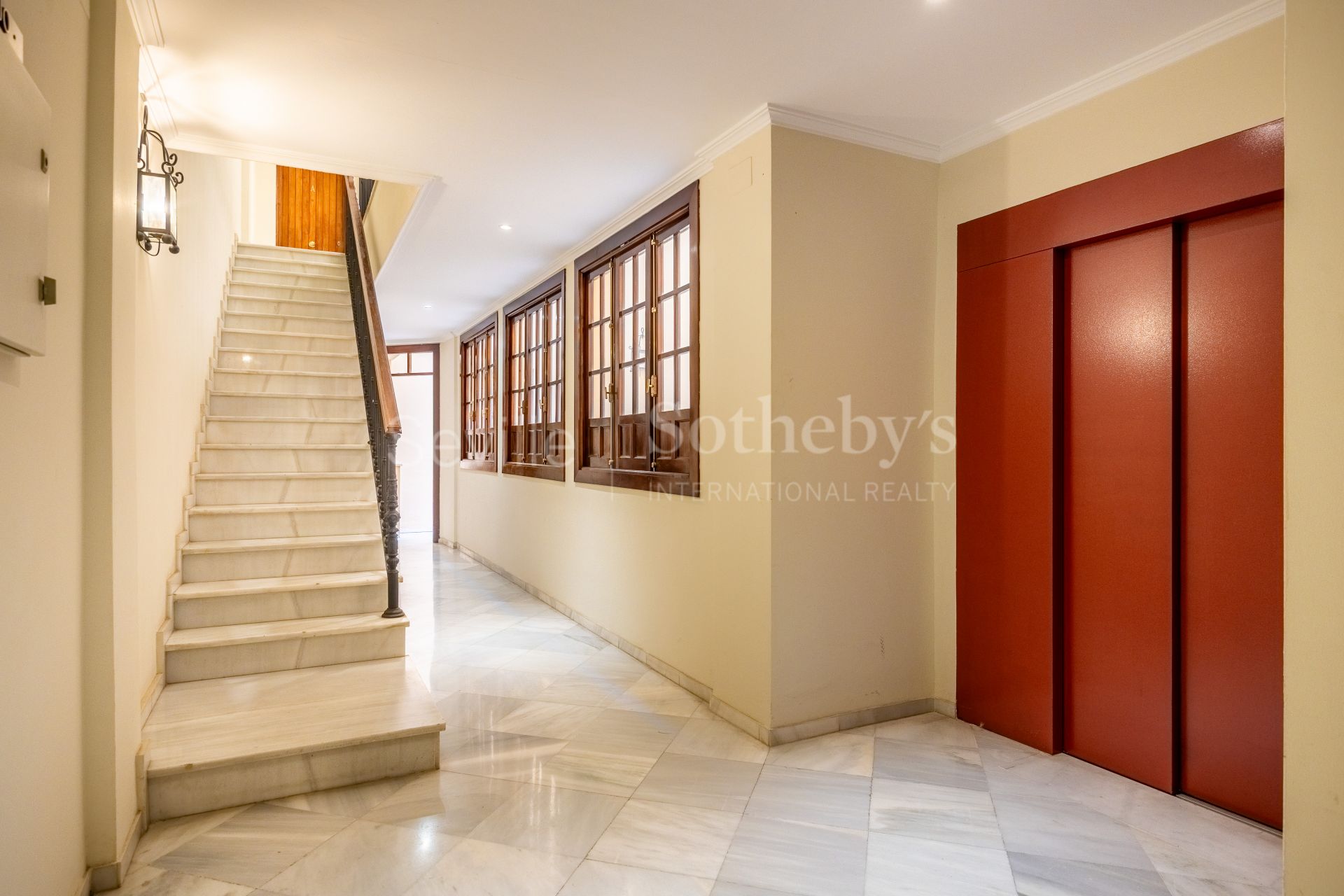 Edificio en Triana con vistas al río