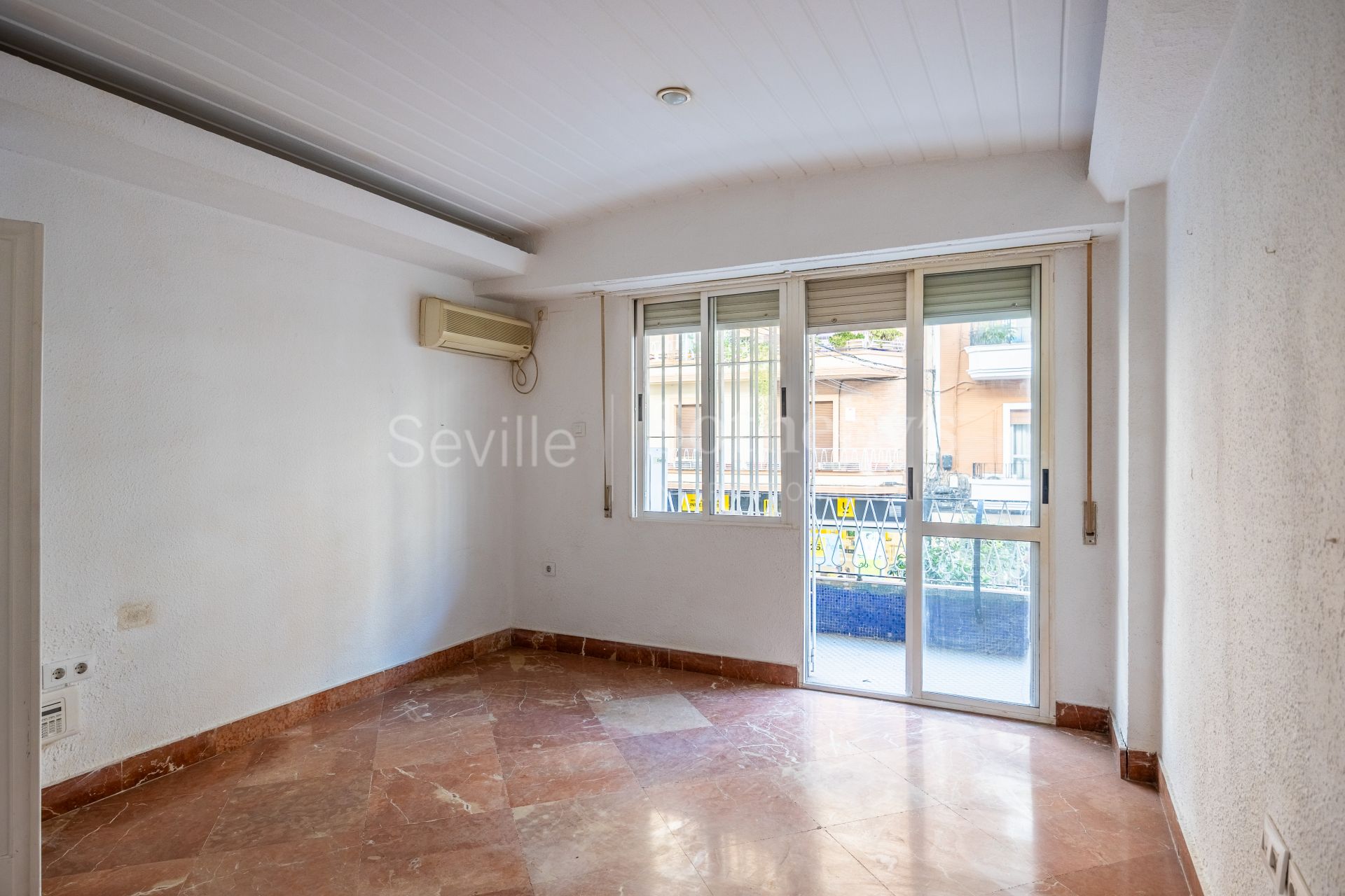 Apartment with Terrace on Asunción Street