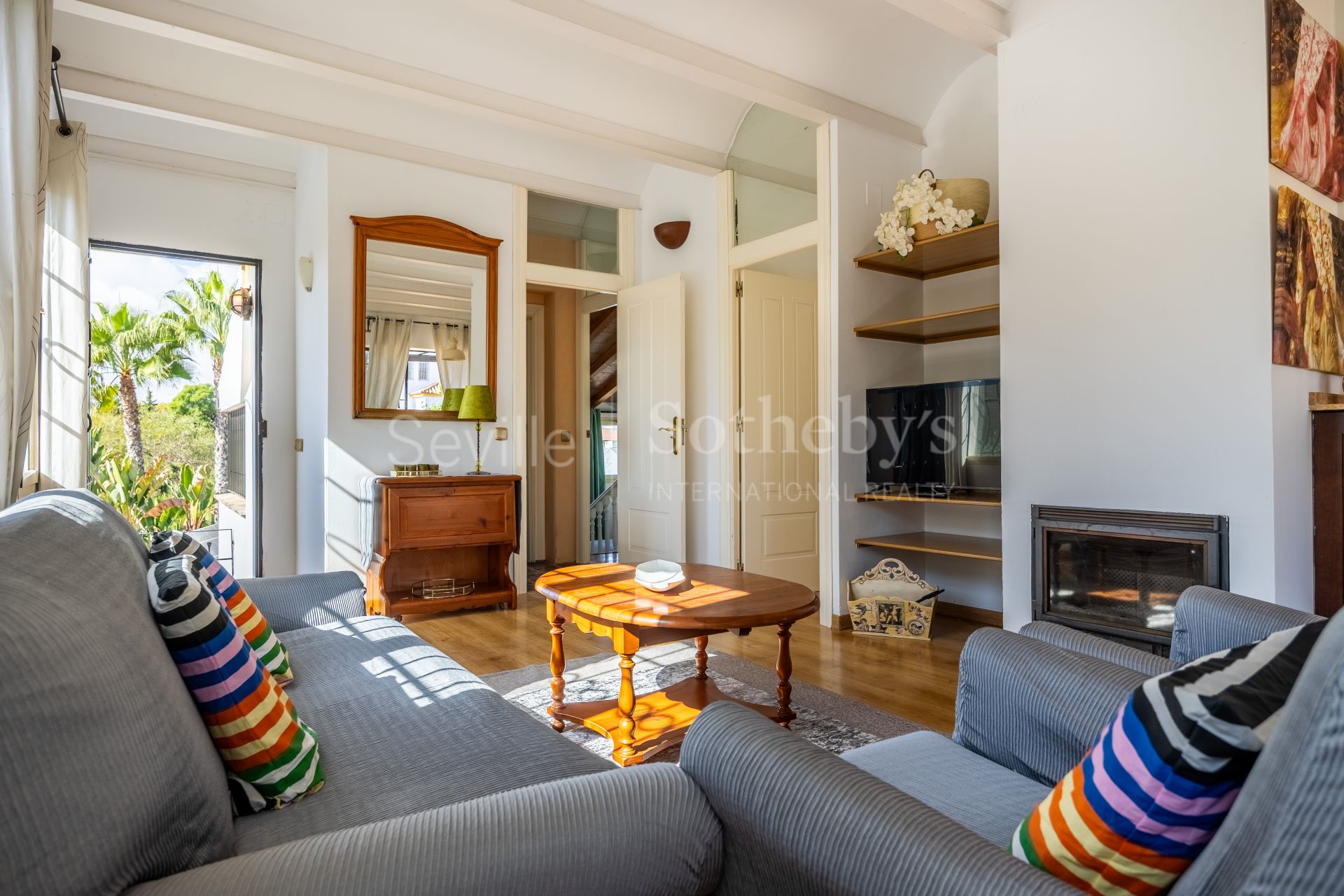 Apartamento con Terraza, y Acceso a Jardín y Piscina en la Exclusiva Zona Residencial Simón Verde