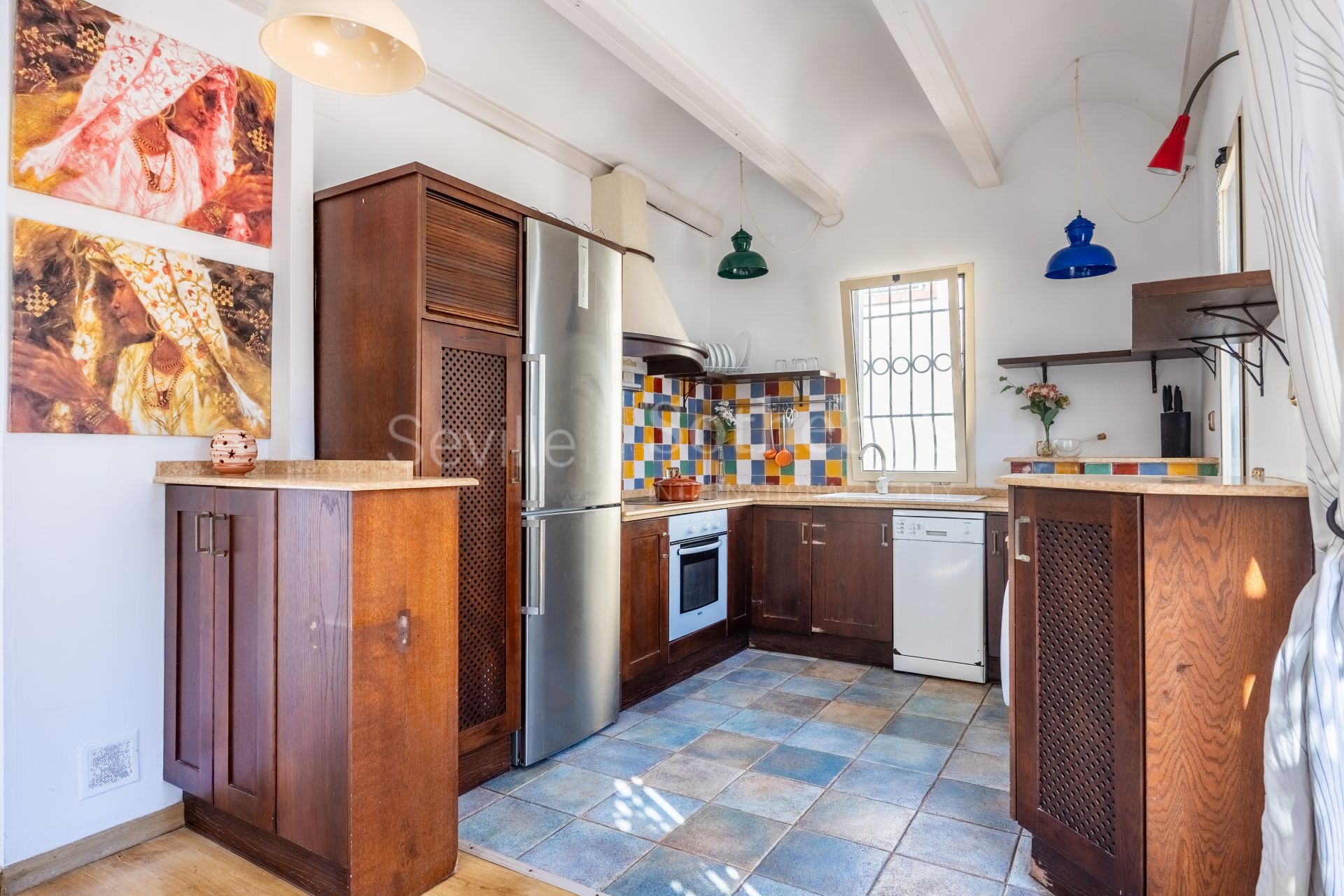 Apartamento con Terraza, y Acceso a Jardín y Piscina en la Exclusiva Zona Residencial Simón Verde