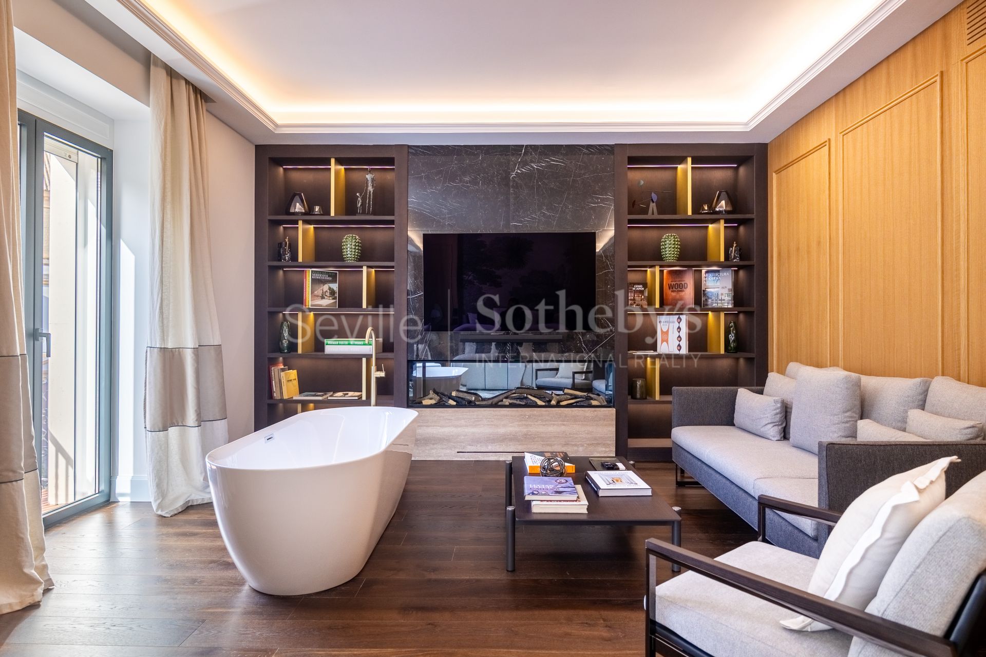 Residencia de lujo reformada en la Plaza del Museo