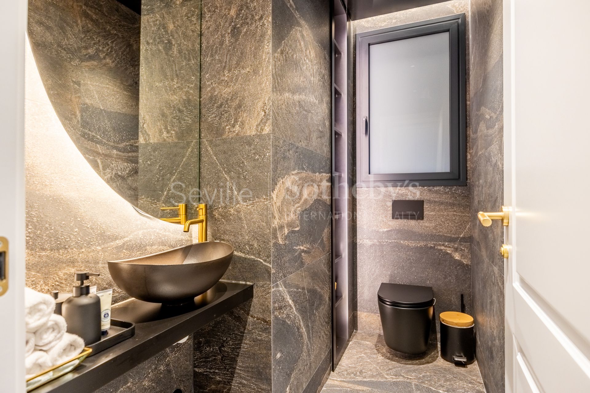 Residencia de lujo reformada en la Plaza del Museo