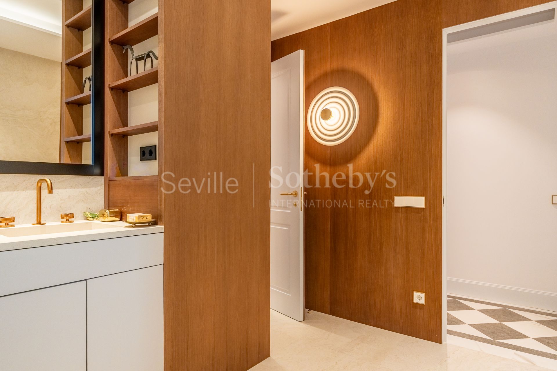 Residencia de lujo reformada en la Plaza del Museo