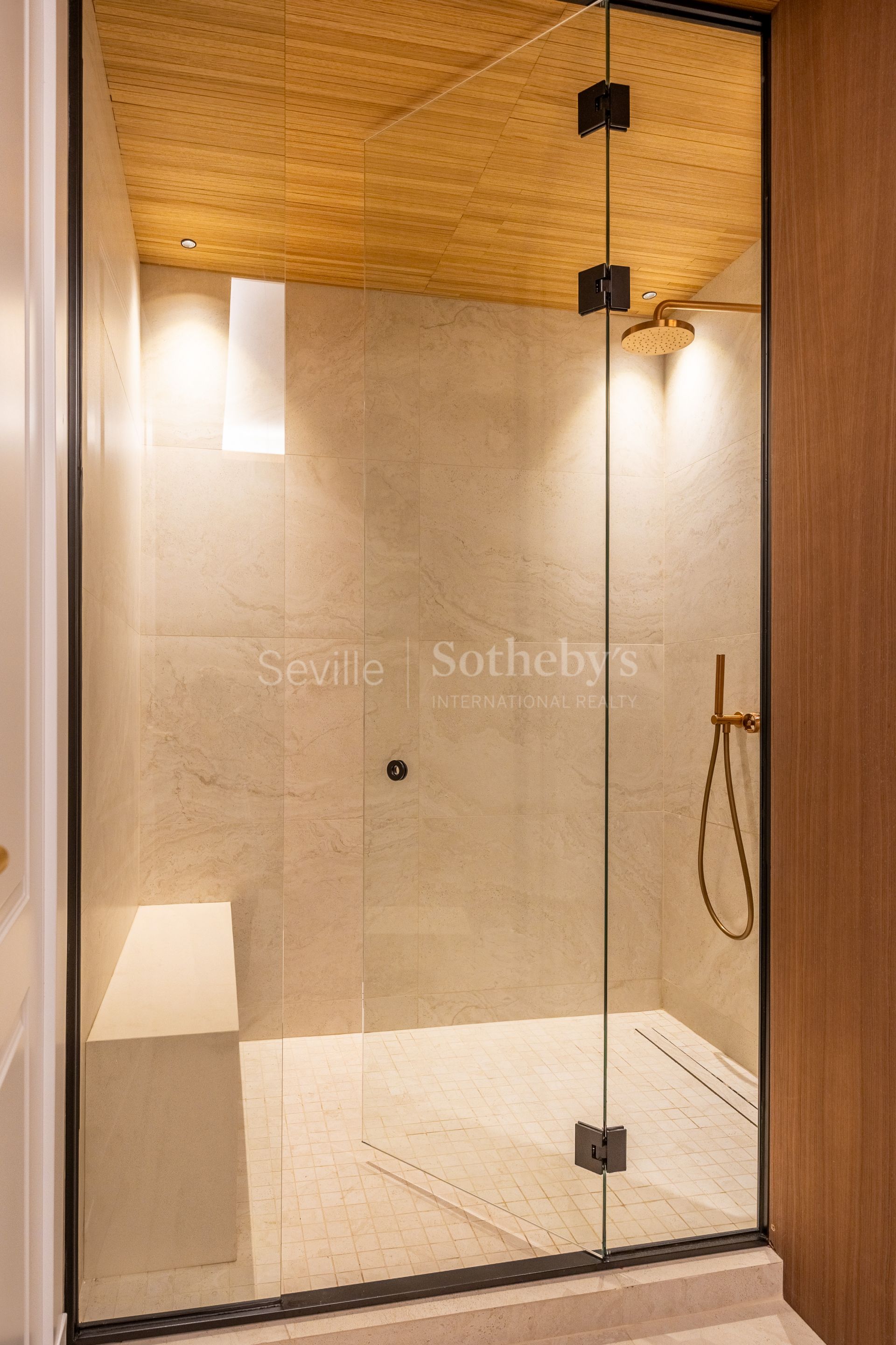 Residencia de lujo reformada en la Plaza del Museo