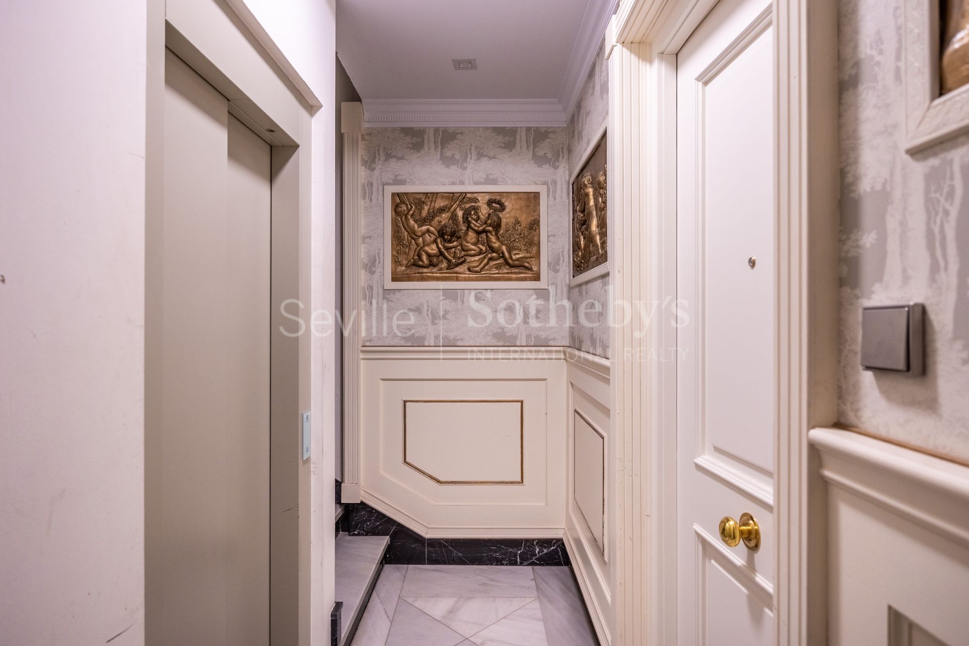 Residencia de lujo reformada en la Plaza del Museo