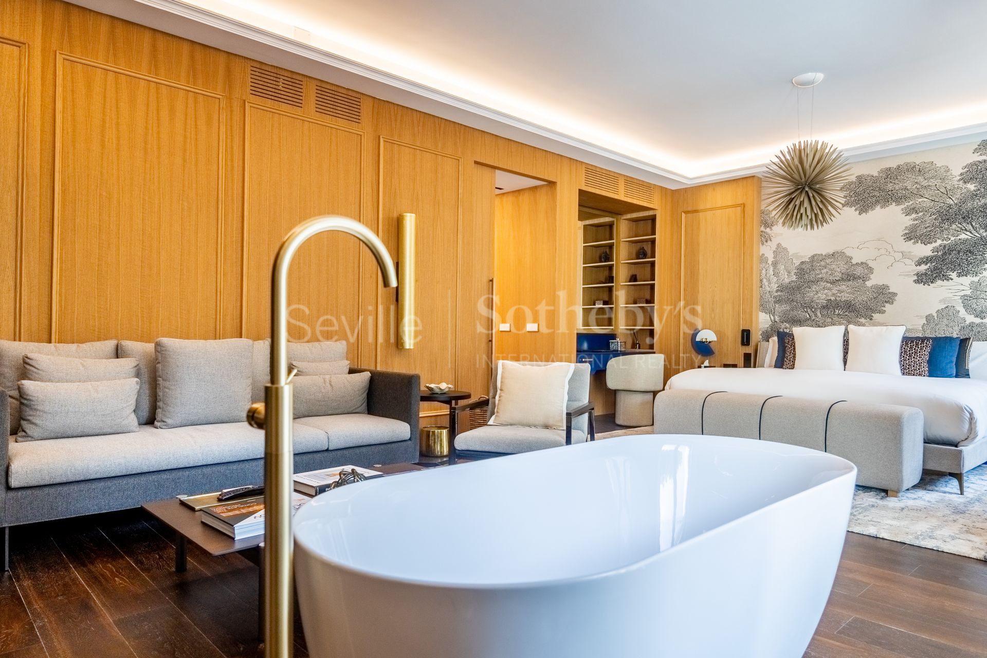 Residencia de lujo reformada en la Plaza del Museo