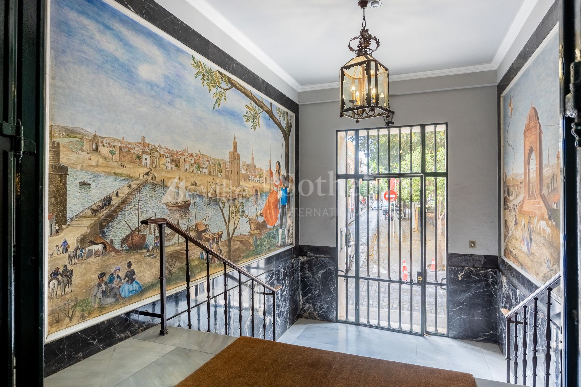 Residencia de lujo reformada en la Plaza del Museo