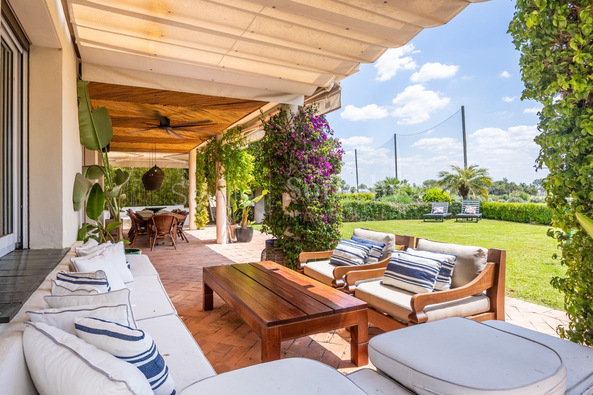 Exclusivo chalet reformado en primera línea de golf