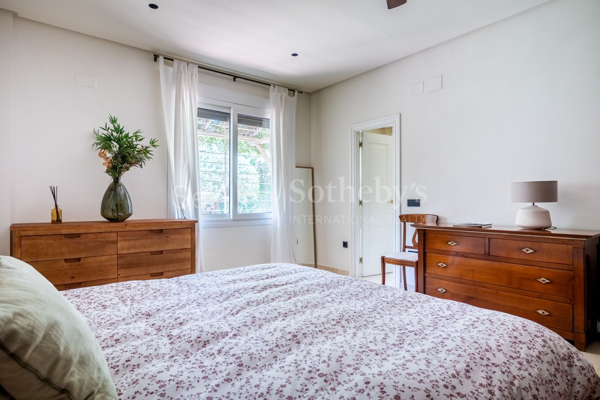 Exclusivo chalet reformado en primera línea de golf