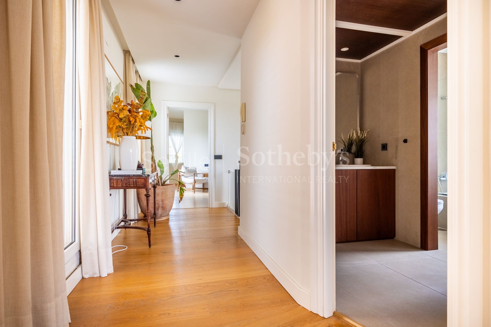 Exclusivo chalet reformado en primera línea de golf