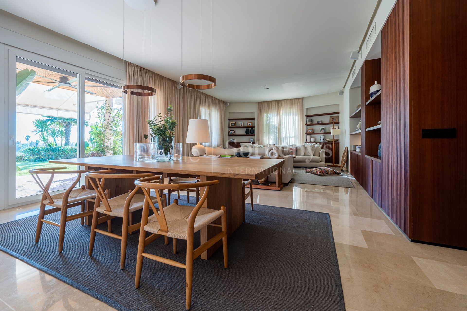 Exclusivo chalet reformado en primera línea de golf