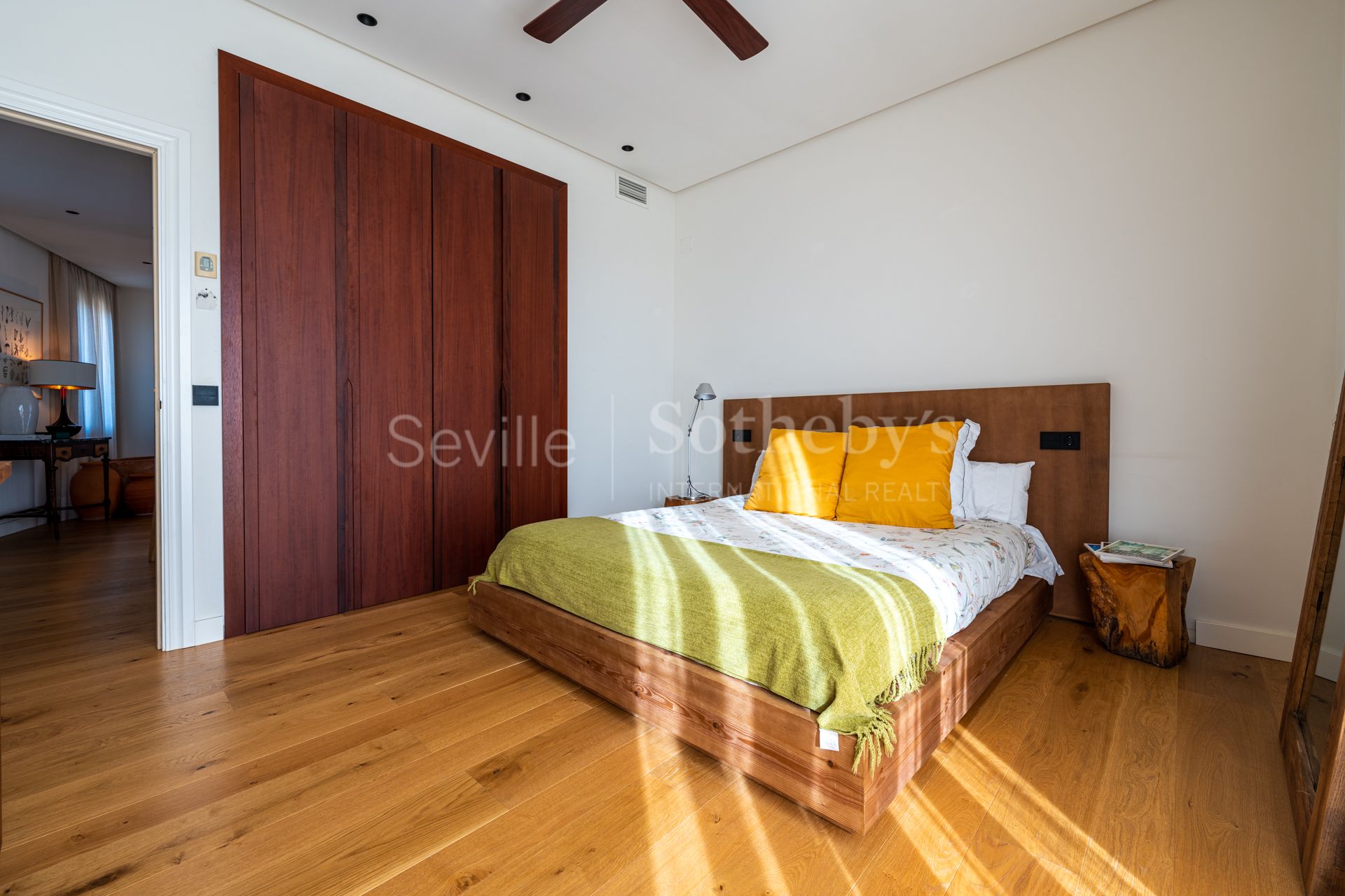 Exclusivo chalet reformado en primera línea de golf