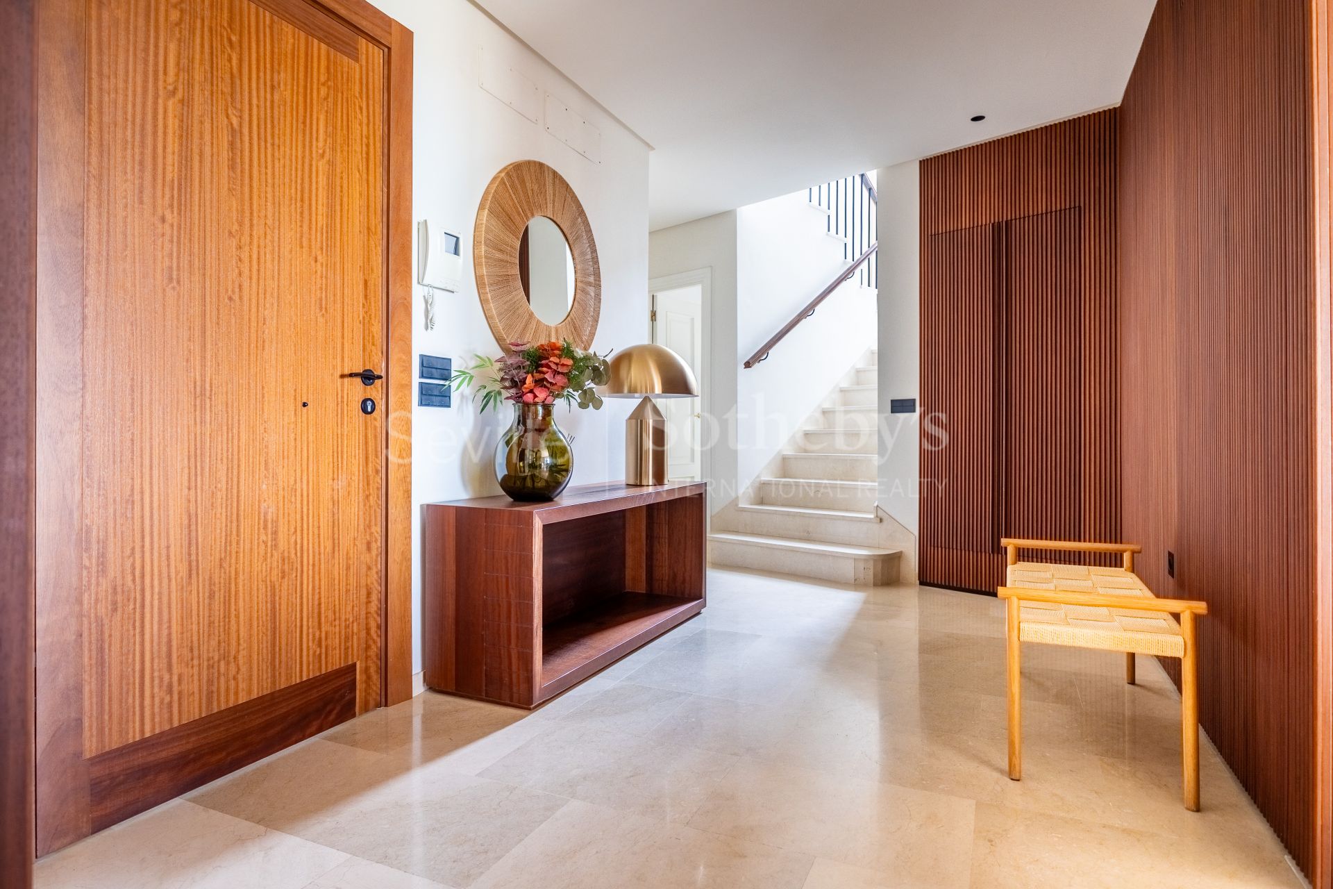 Exclusivo chalet reformado en primera línea de golf