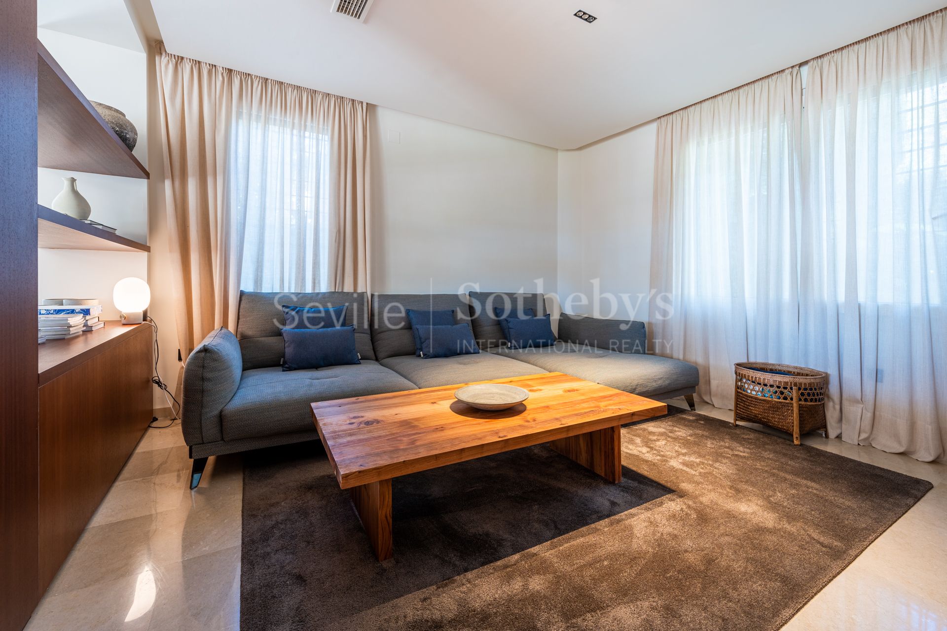 Exclusivo chalet reformado en primera línea de golf