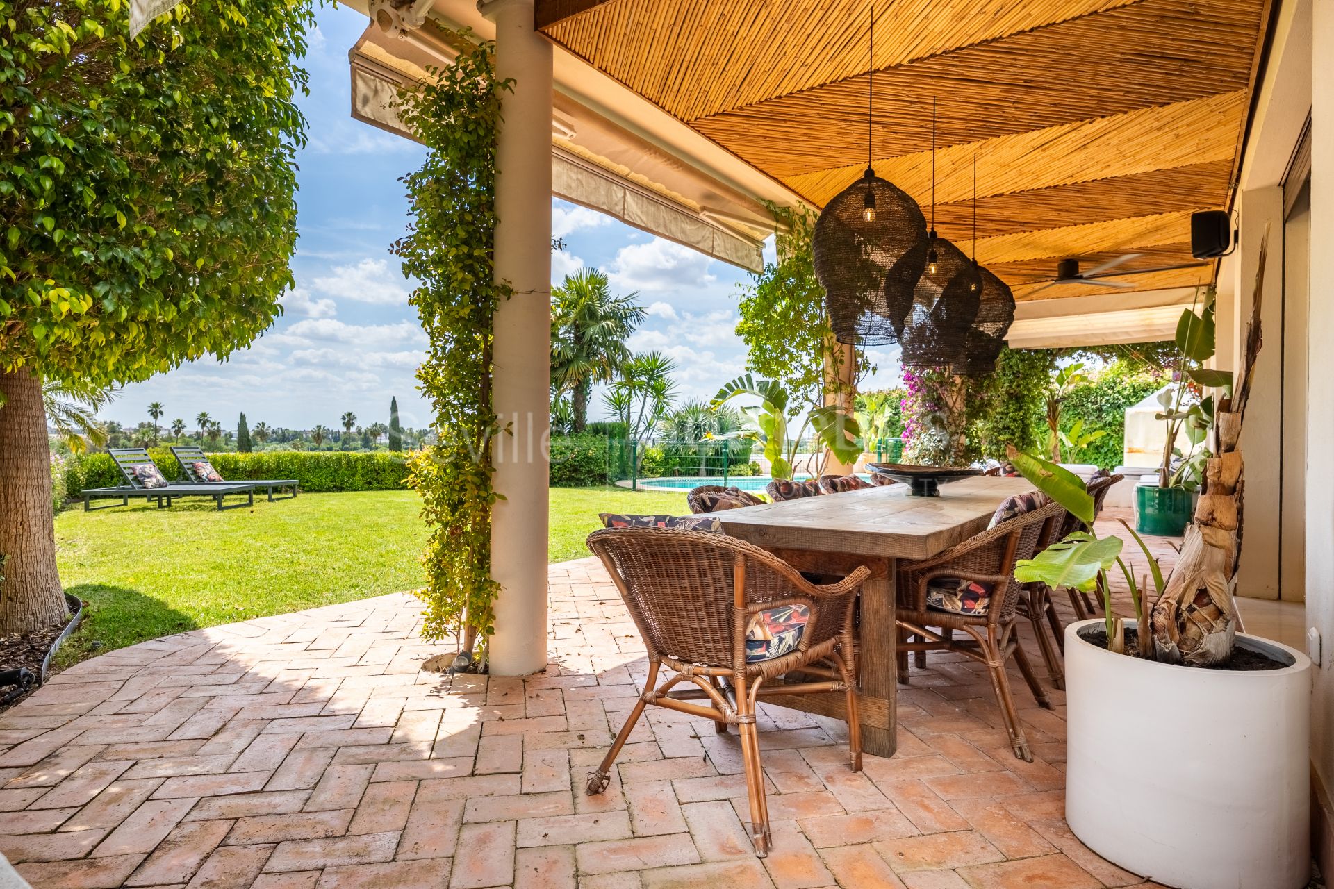 Exclusivo chalet reformado en primera línea de golf