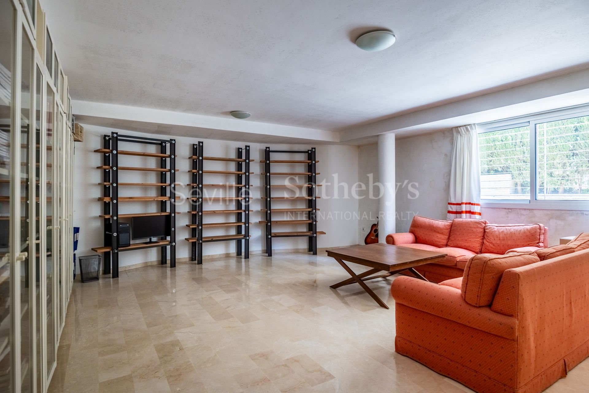 Exclusivo chalet reformado en primera línea de golf