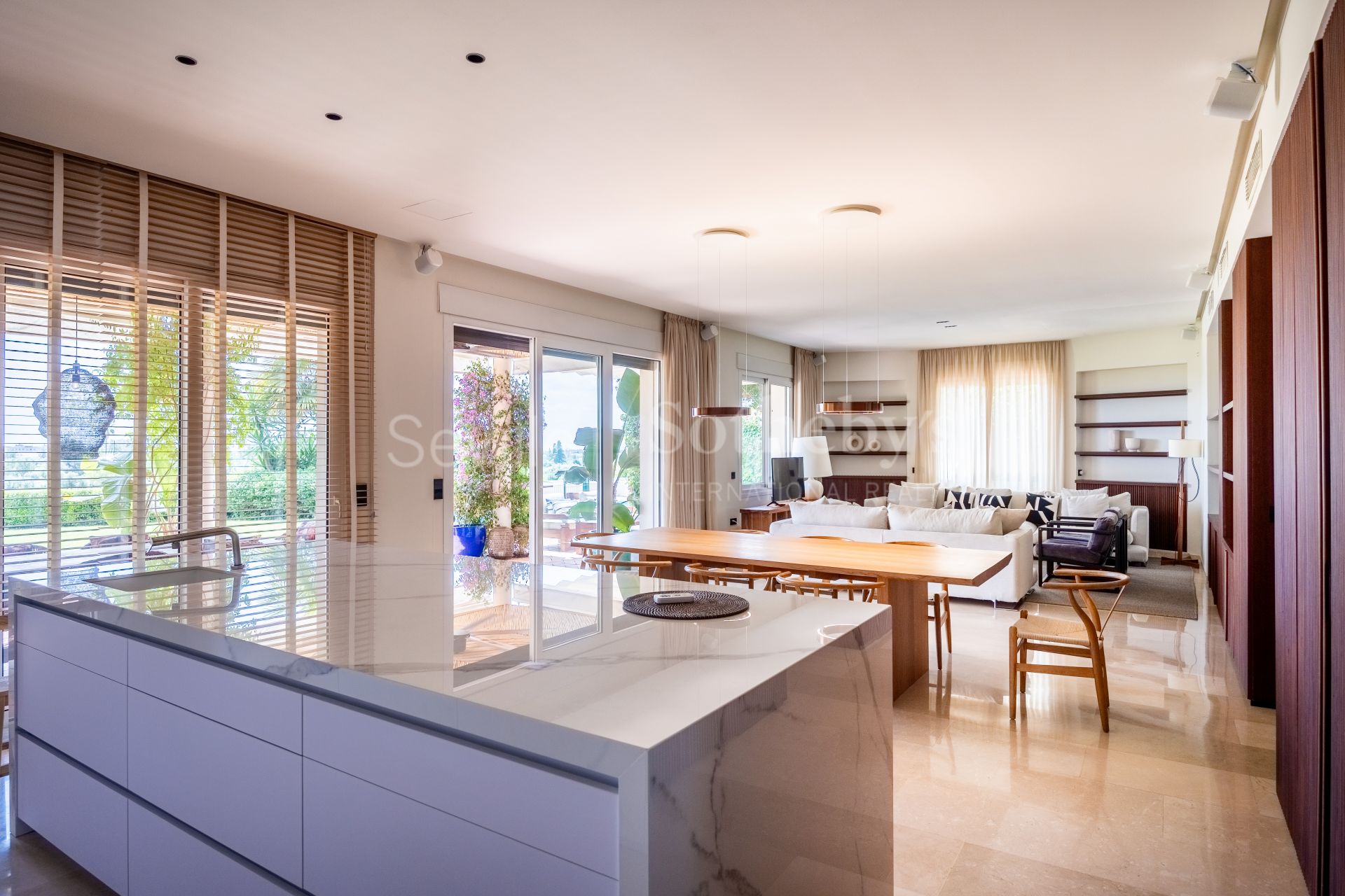 Exclusivo chalet reformado en primera línea de golf