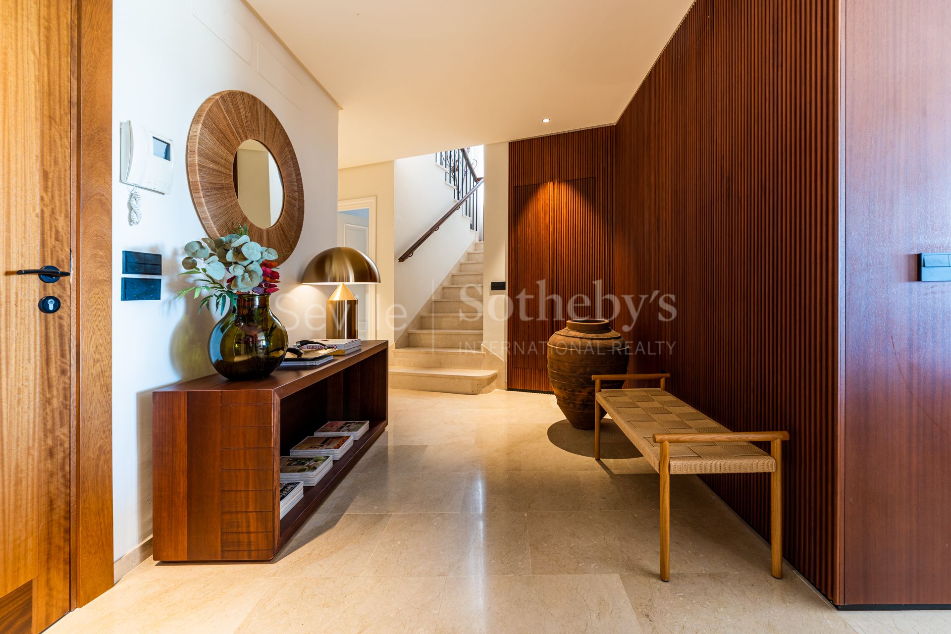 Exclusivo chalet reformado en primera línea de golf