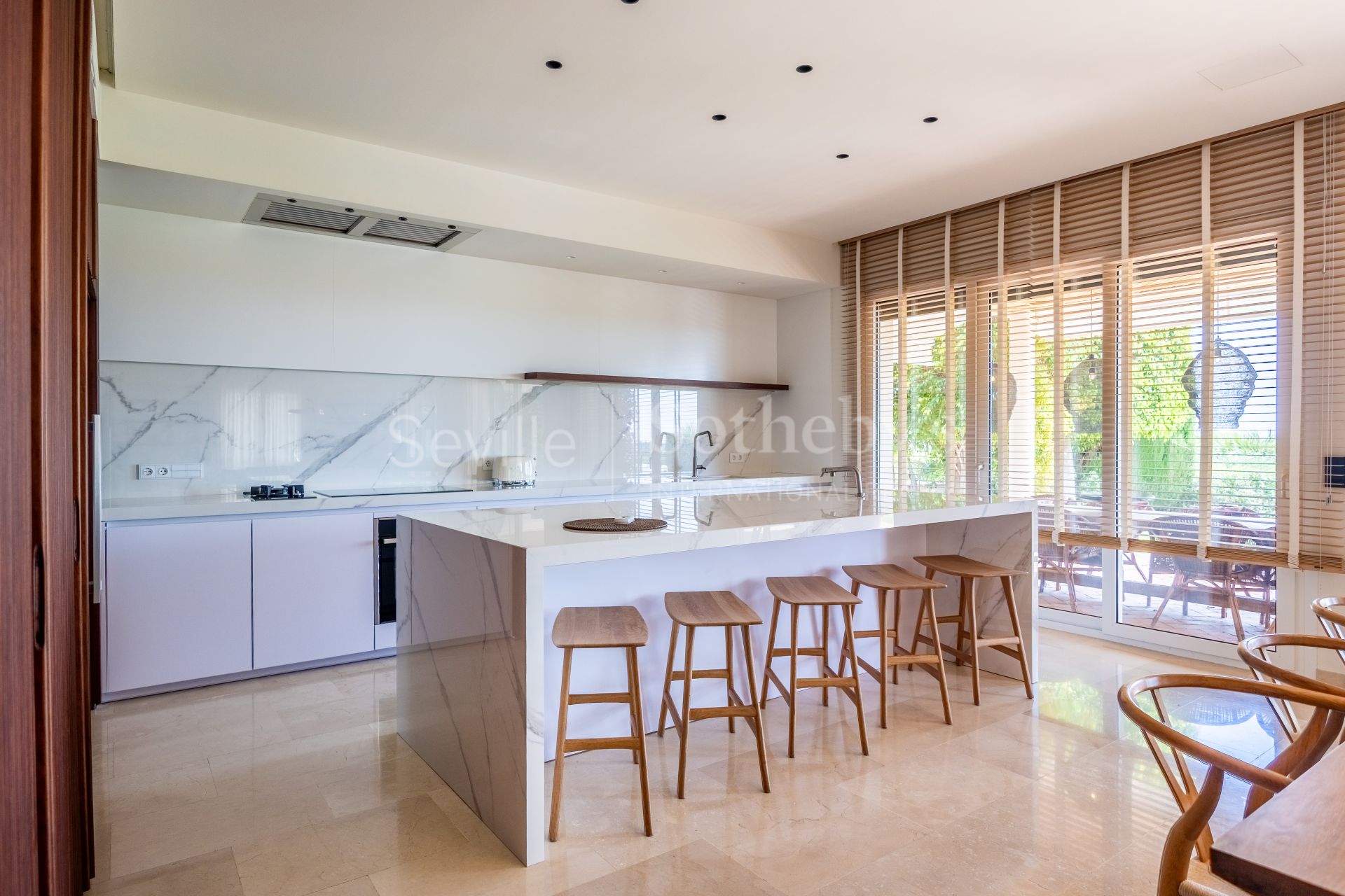 Exclusivo chalet reformado en primera línea de golf