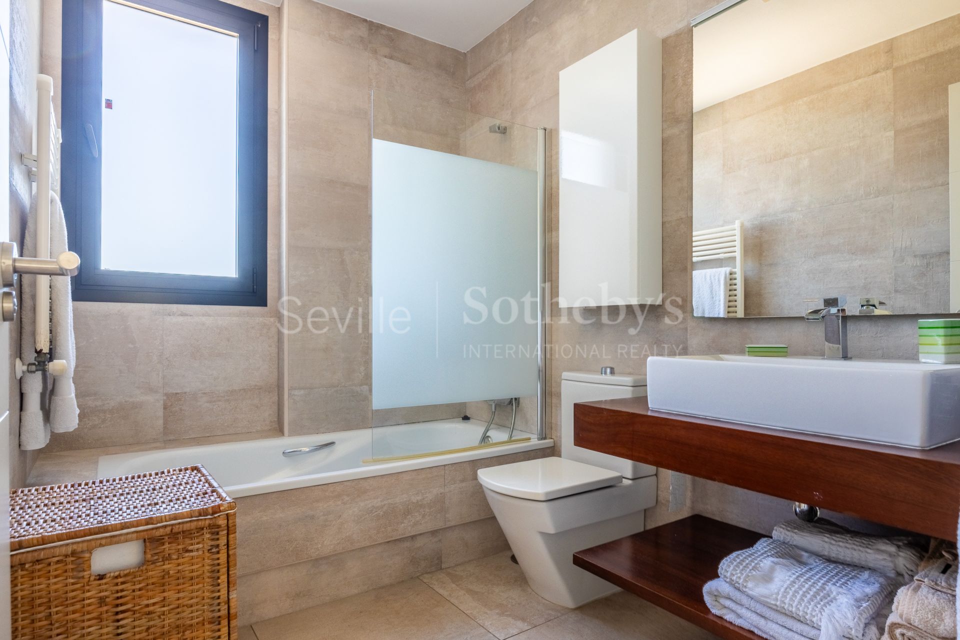 Exclusive property with sea views in El Puerto de Santa Maria - El Ancla Area