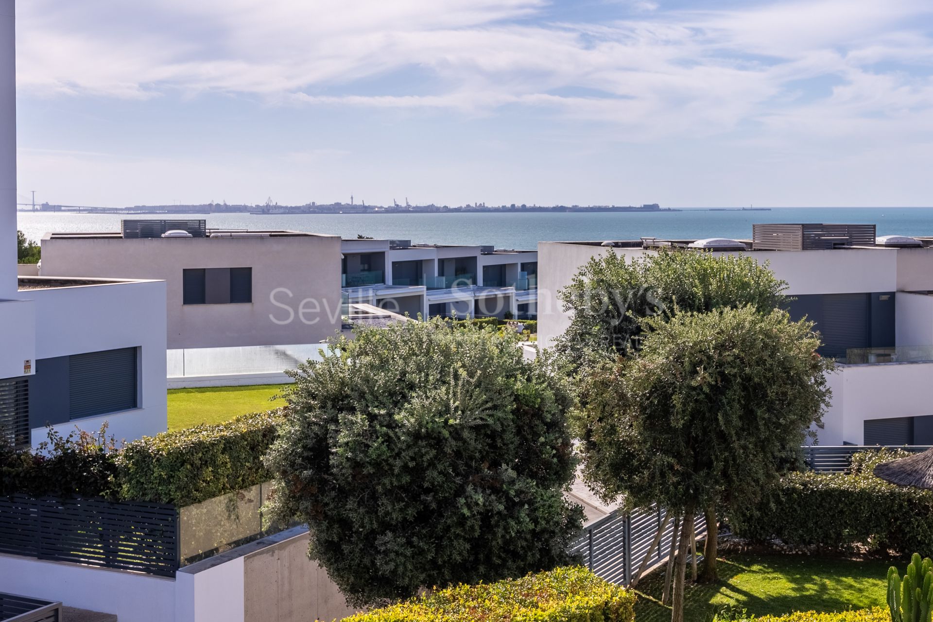 Exclusive property with sea views in El Puerto de Santa Maria - El Ancla Area