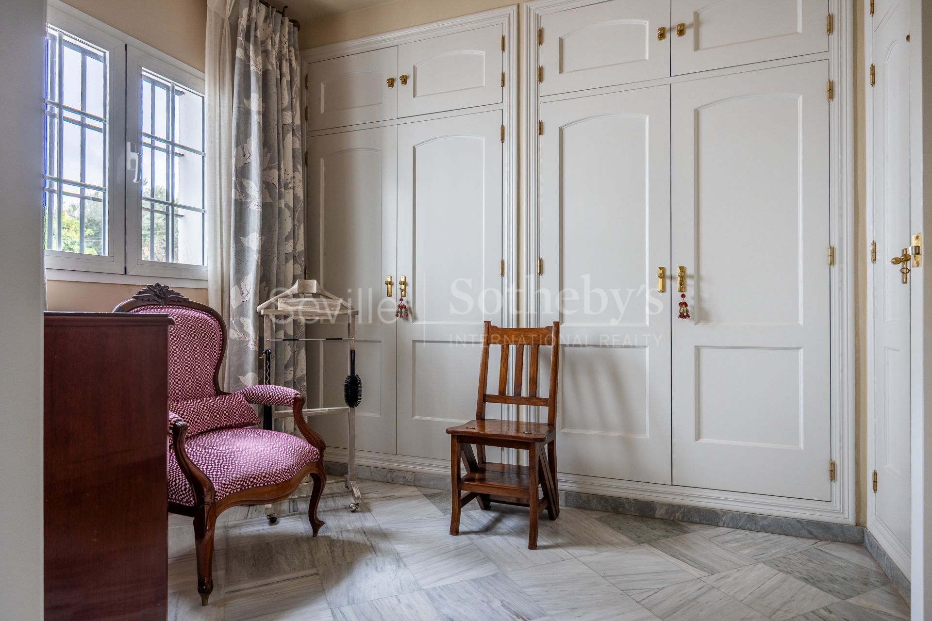 Detached house in the La Motilla residential area with 517 square meters built on a 715 square meter plot